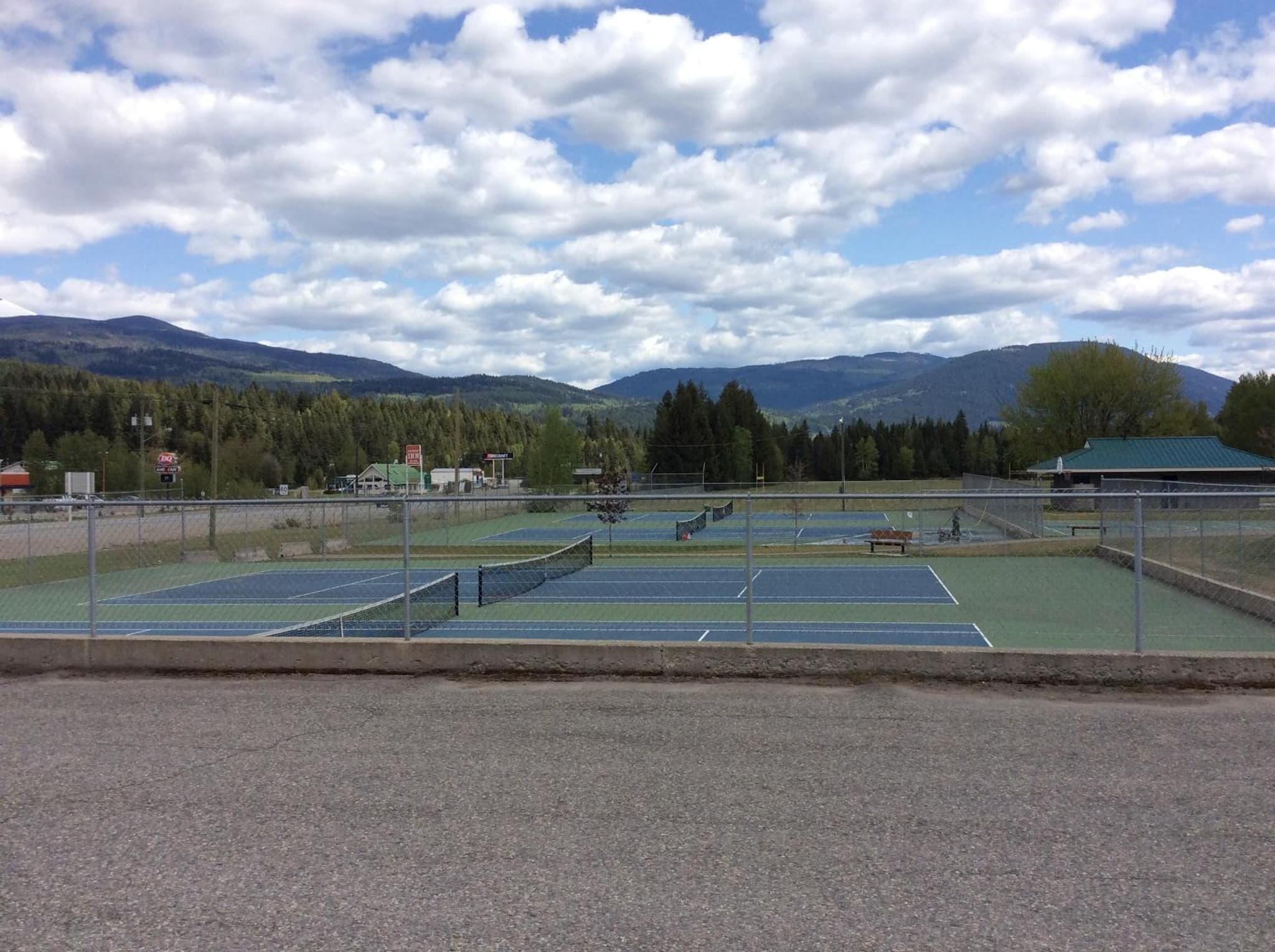 Super 8 by Wyndham Clearwater BC photo 6