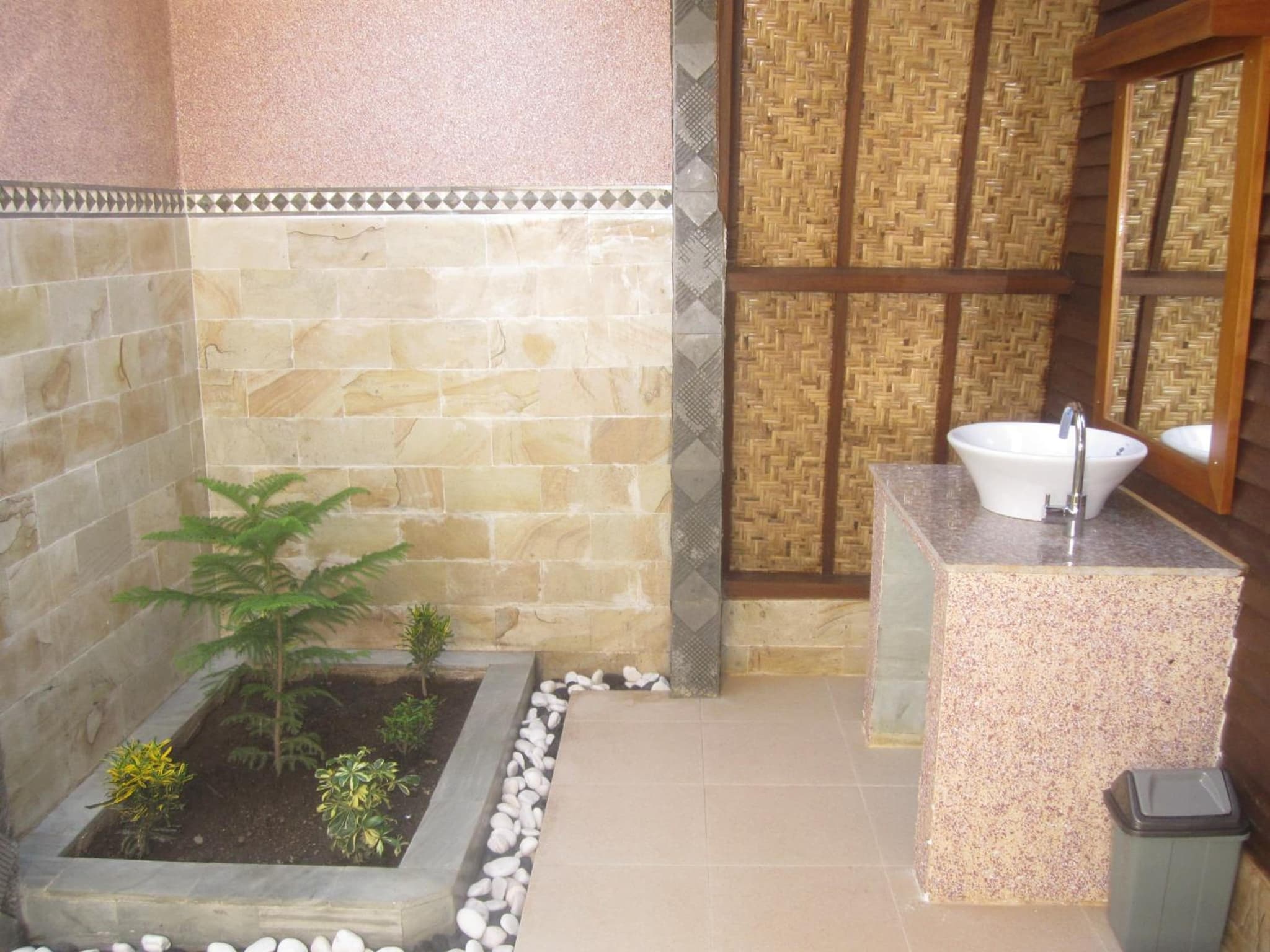 Sandy Beach Bungalows photo 3