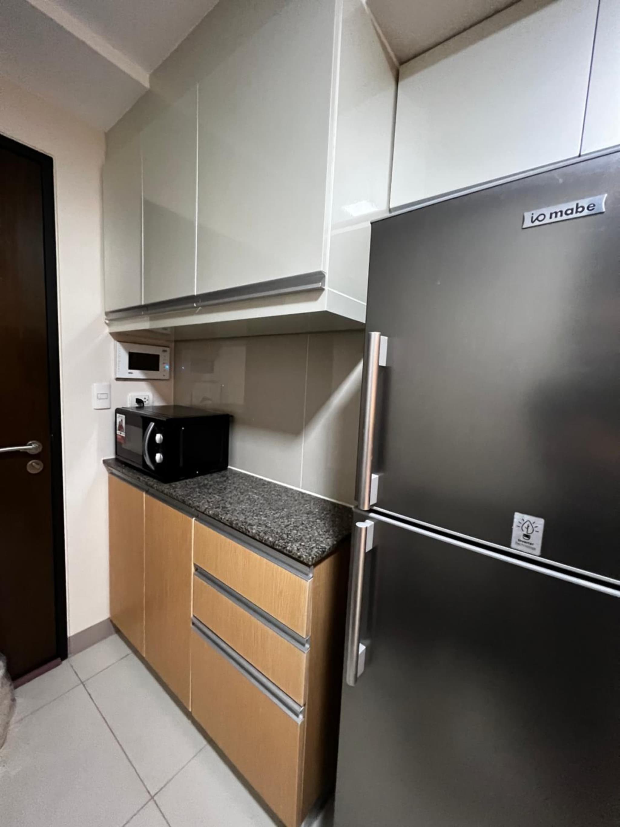 1 BR Uptown BGC across Uptown Mall photo 4