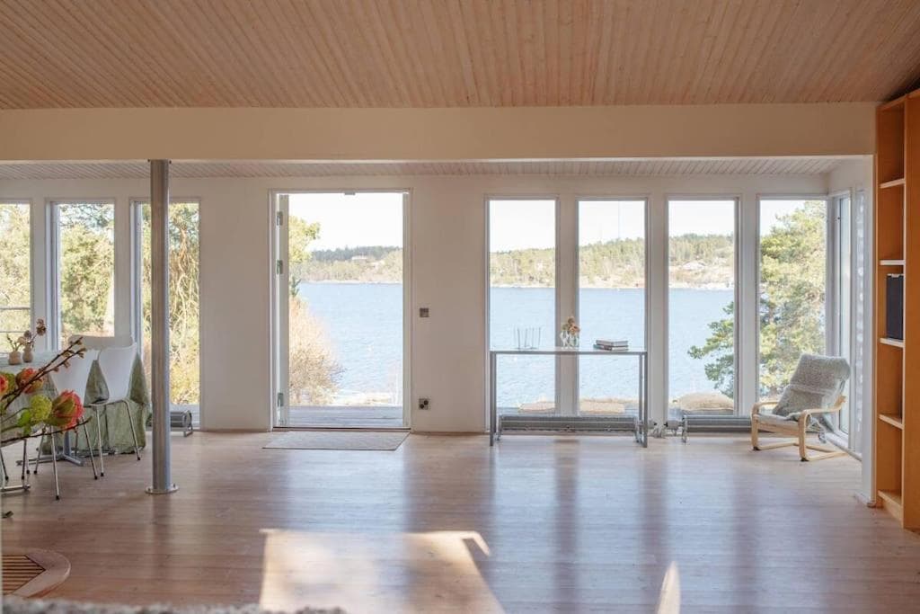 Spectacular lake plot, Stockholm archipelago photo 2