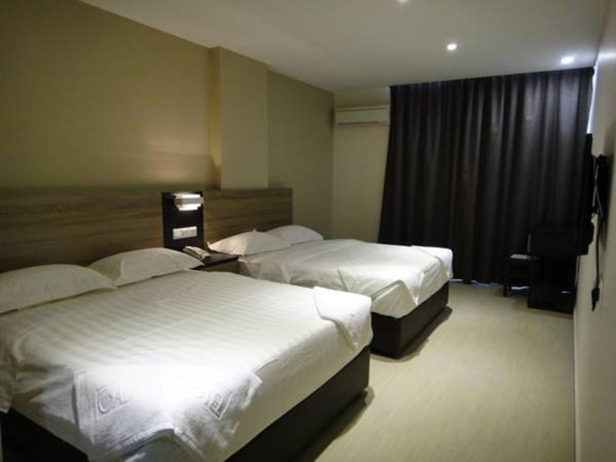 Galaxy Hotel SIMPANG AMPAT photo 9