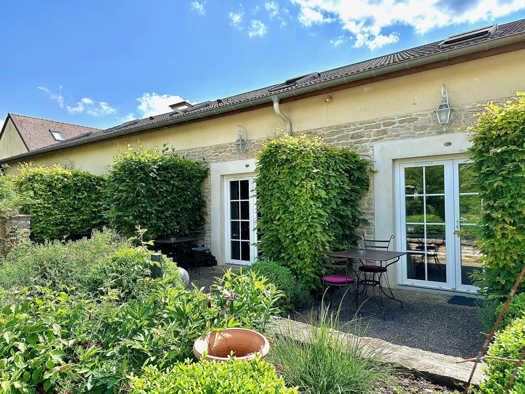 Logis Hôtel De Bretonnière - Beaune centre photo 9