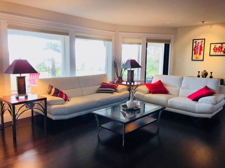 Saanichton Waterfront 2BR suite with superb views photo 9