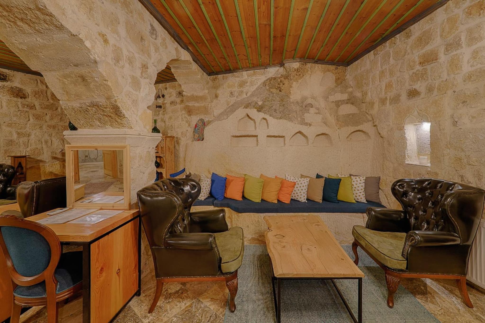 Taru Cave Suites photo 8