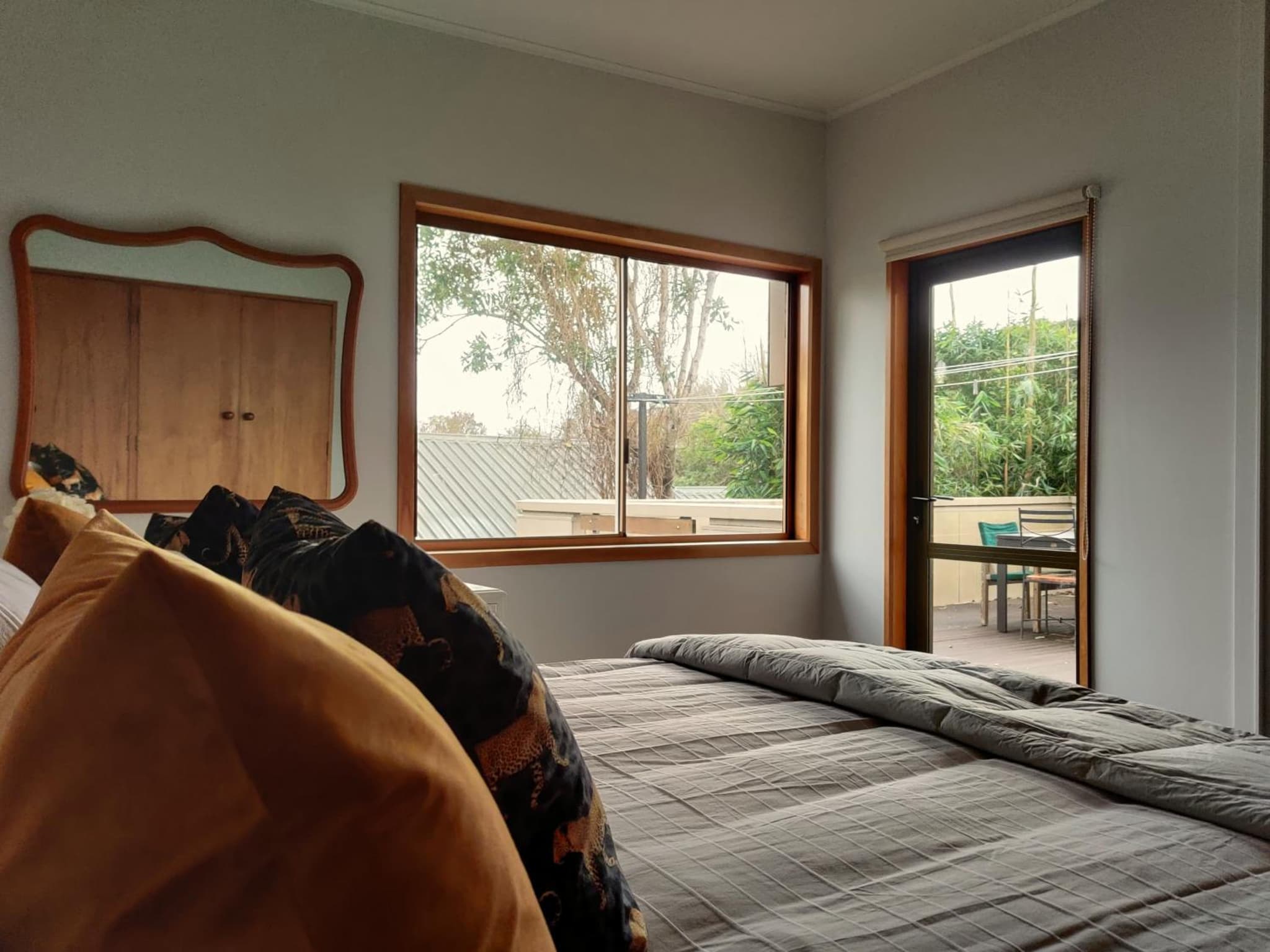 Large, Comfy, Stylish Apartment photo 6