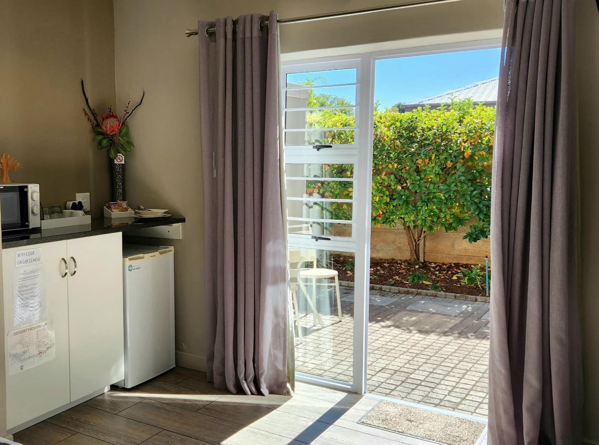 Green Kalahari Guesthouse photo 2