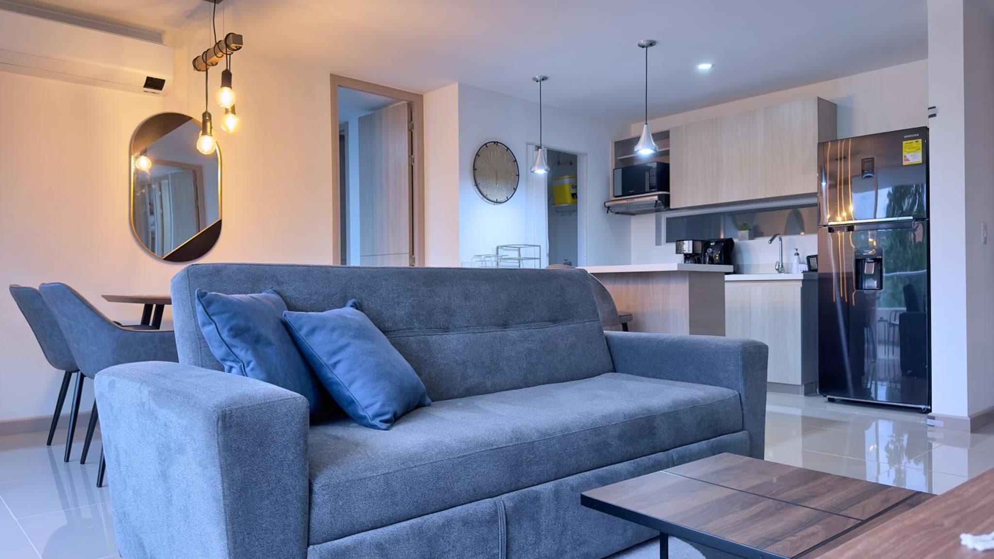 Stunning, Brand-new Apartment photo 2