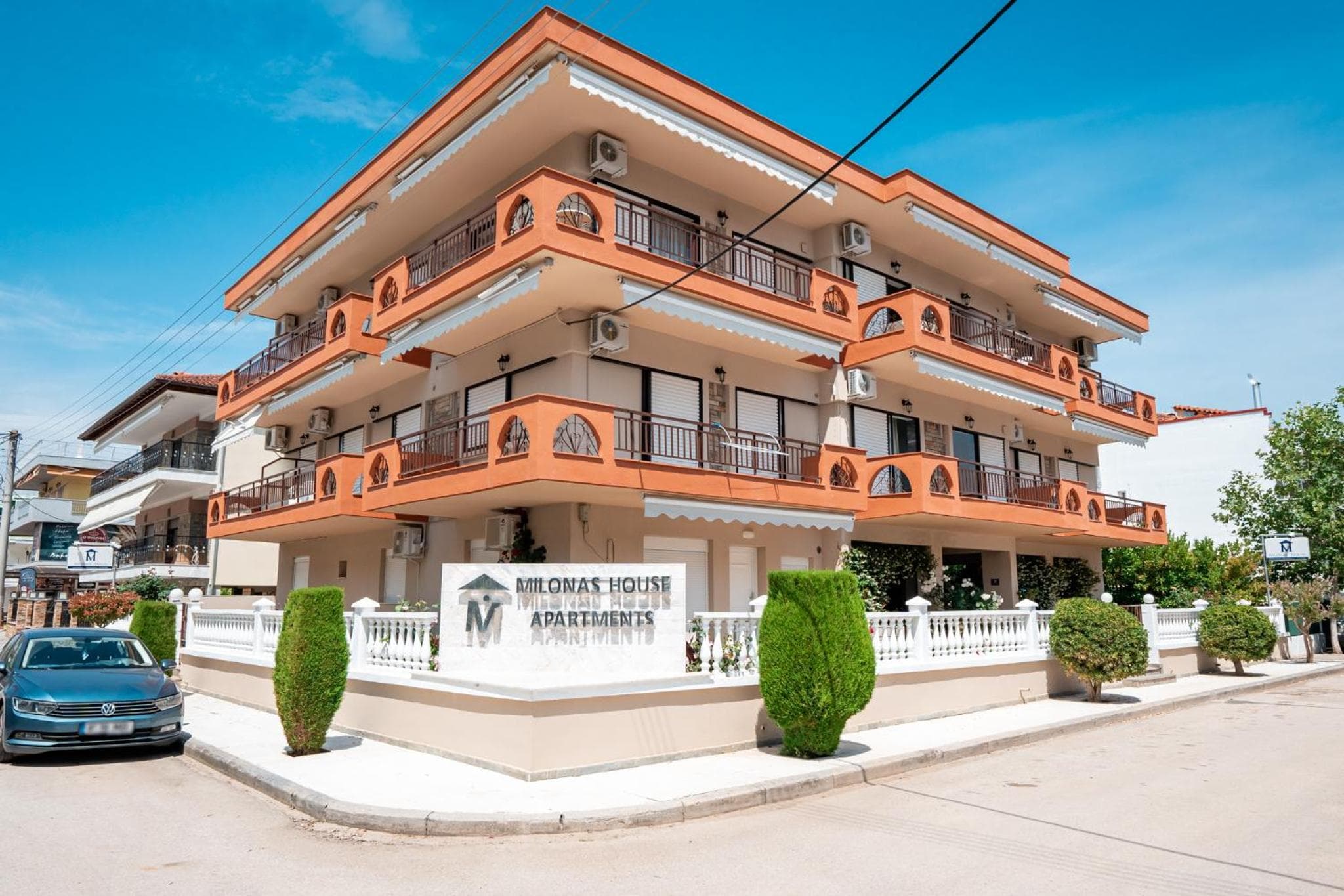 Milonas House Apartments