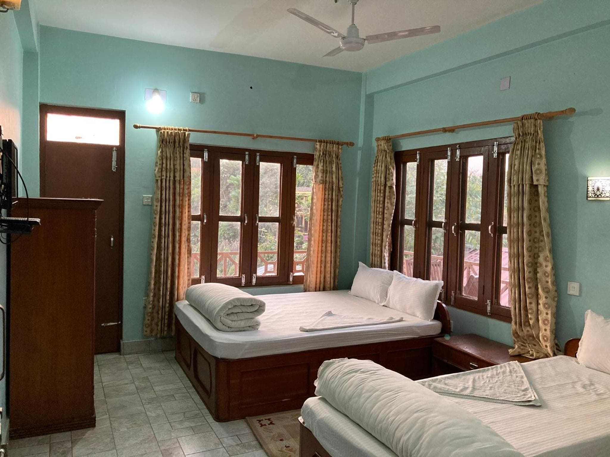 Sauraha Guest House