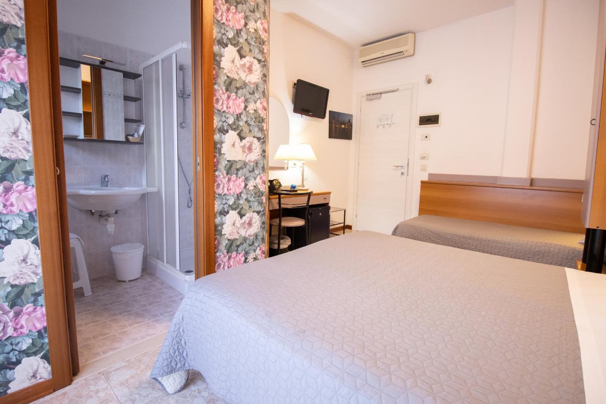 Hotel Crystal photo 2