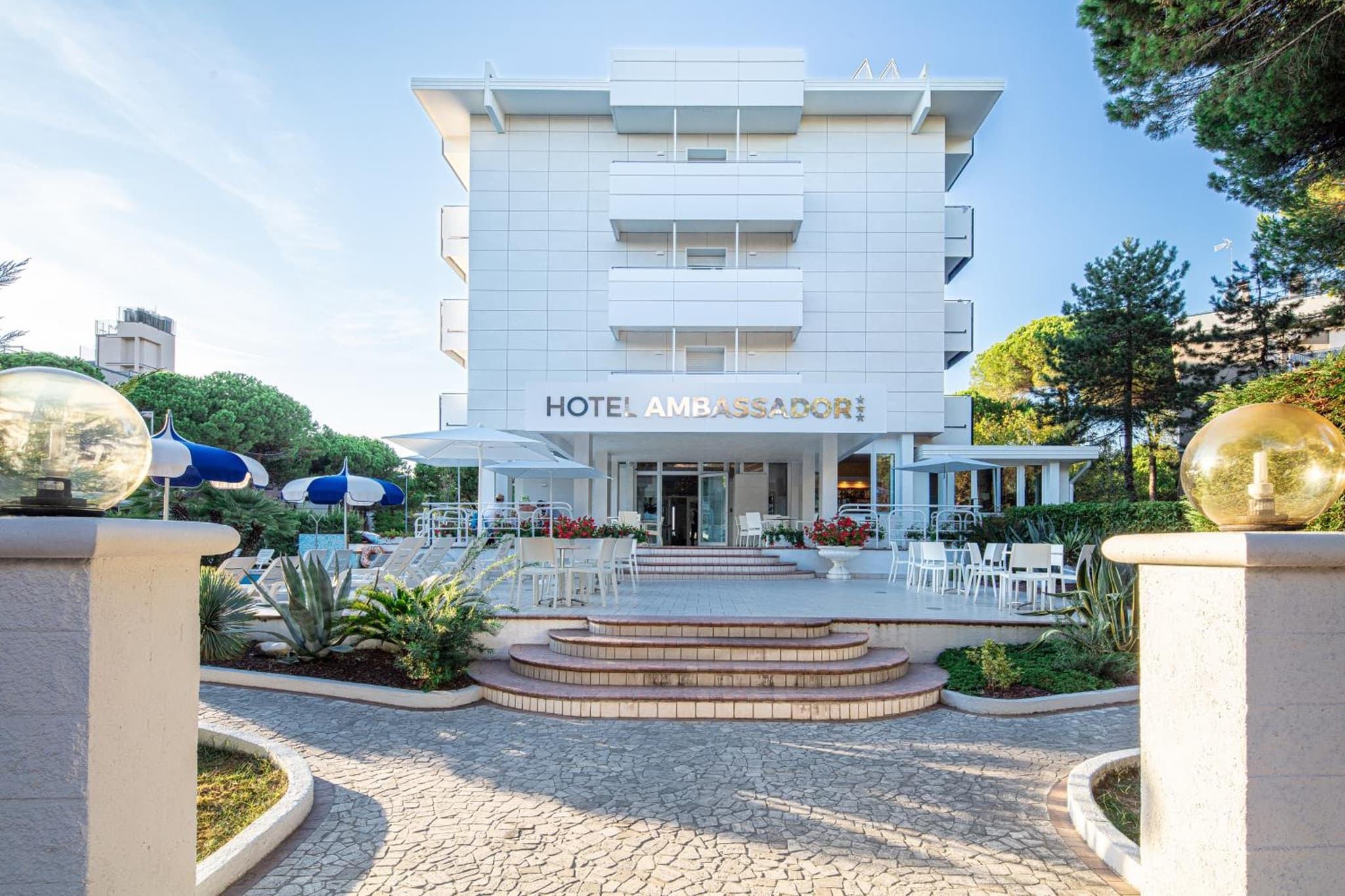 Hotel Ambassador Meuble photo 2