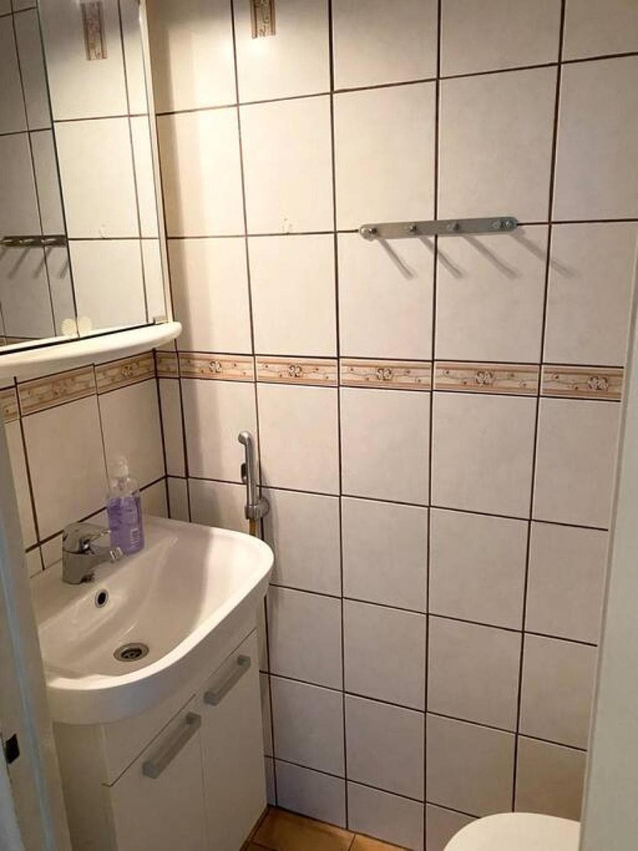 HHH Newly renovated big 4-bedroom apt with balcony, free parking for 2 cars photo 7