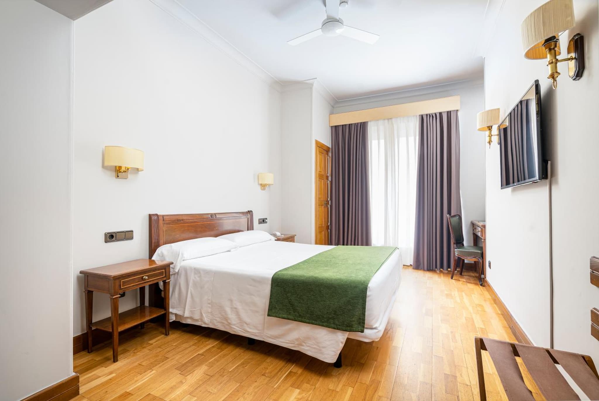 Hotel Hernán Cortés photo 3