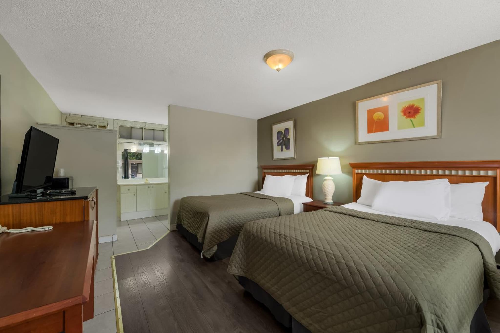 Knights Inn Burlington photo 9