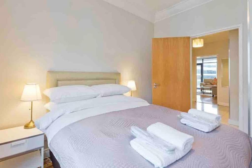 Luxury Two Bedroom Apt in Dublin photo 5