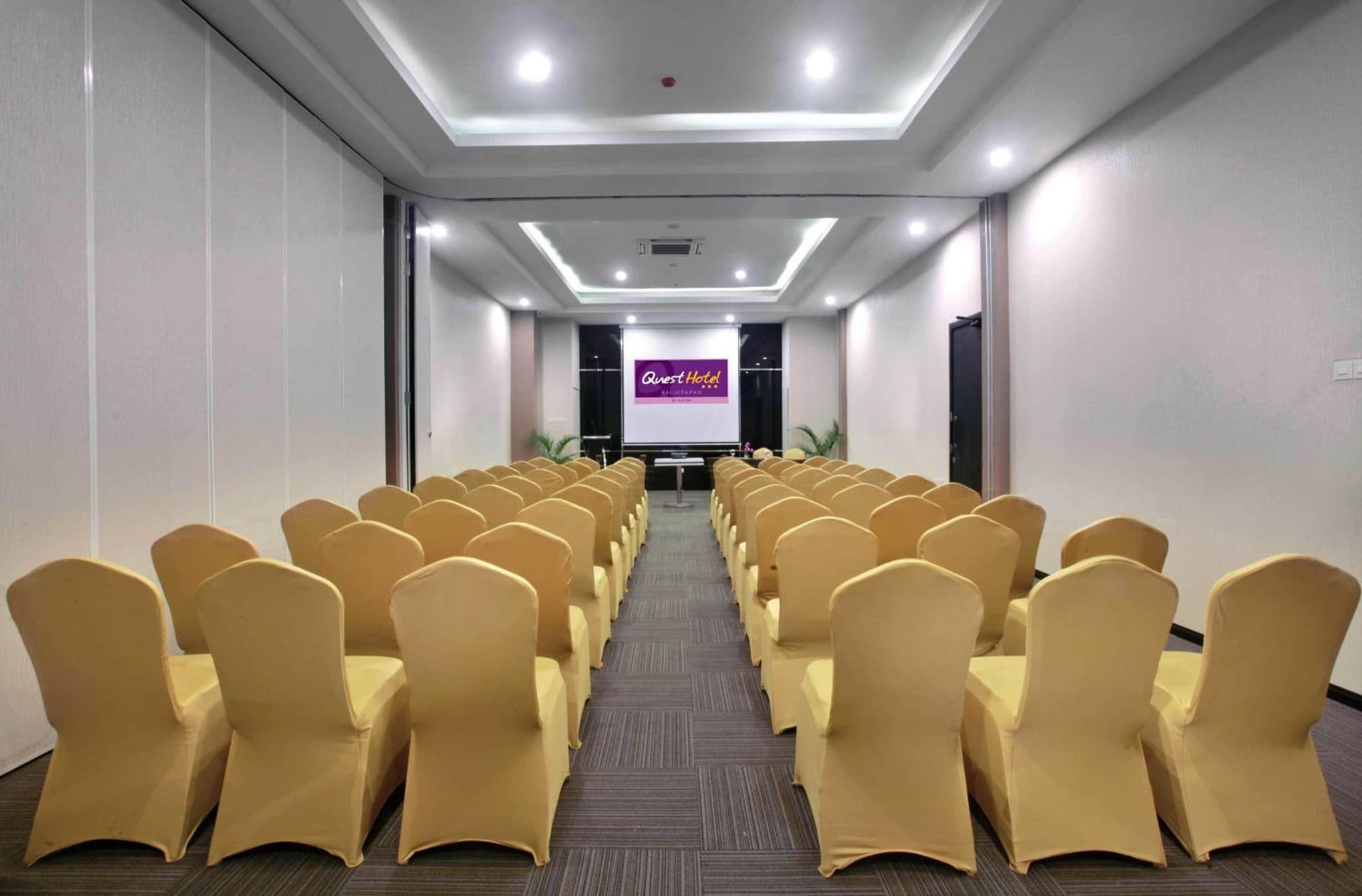 Quest Hotel Balikpapan by ASTON photo 8