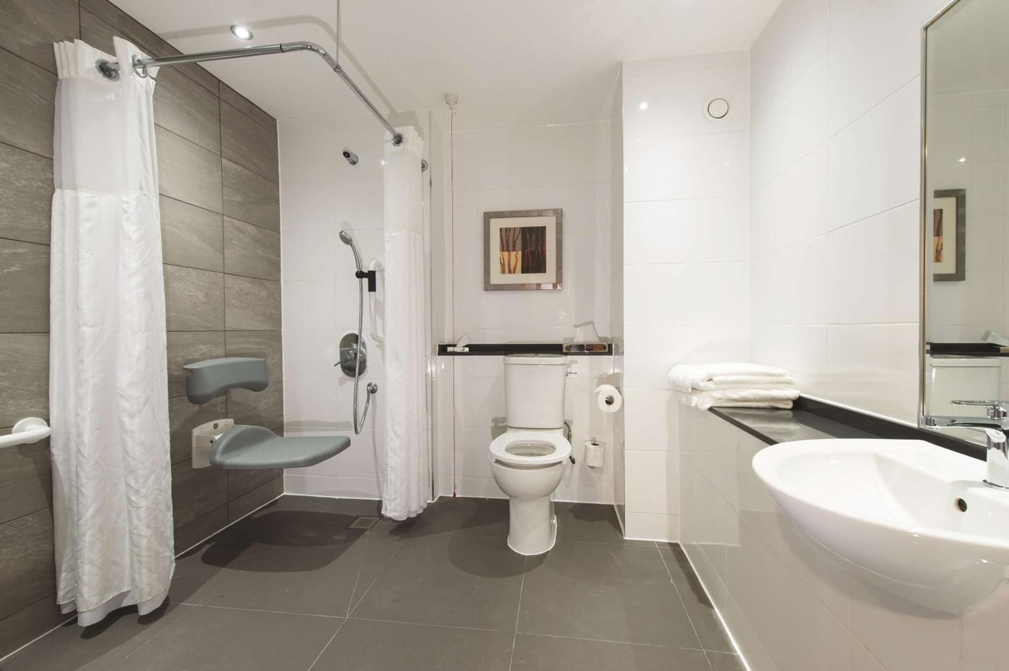 Doubletree By Hilton Glasgow Strathclyde photo 4