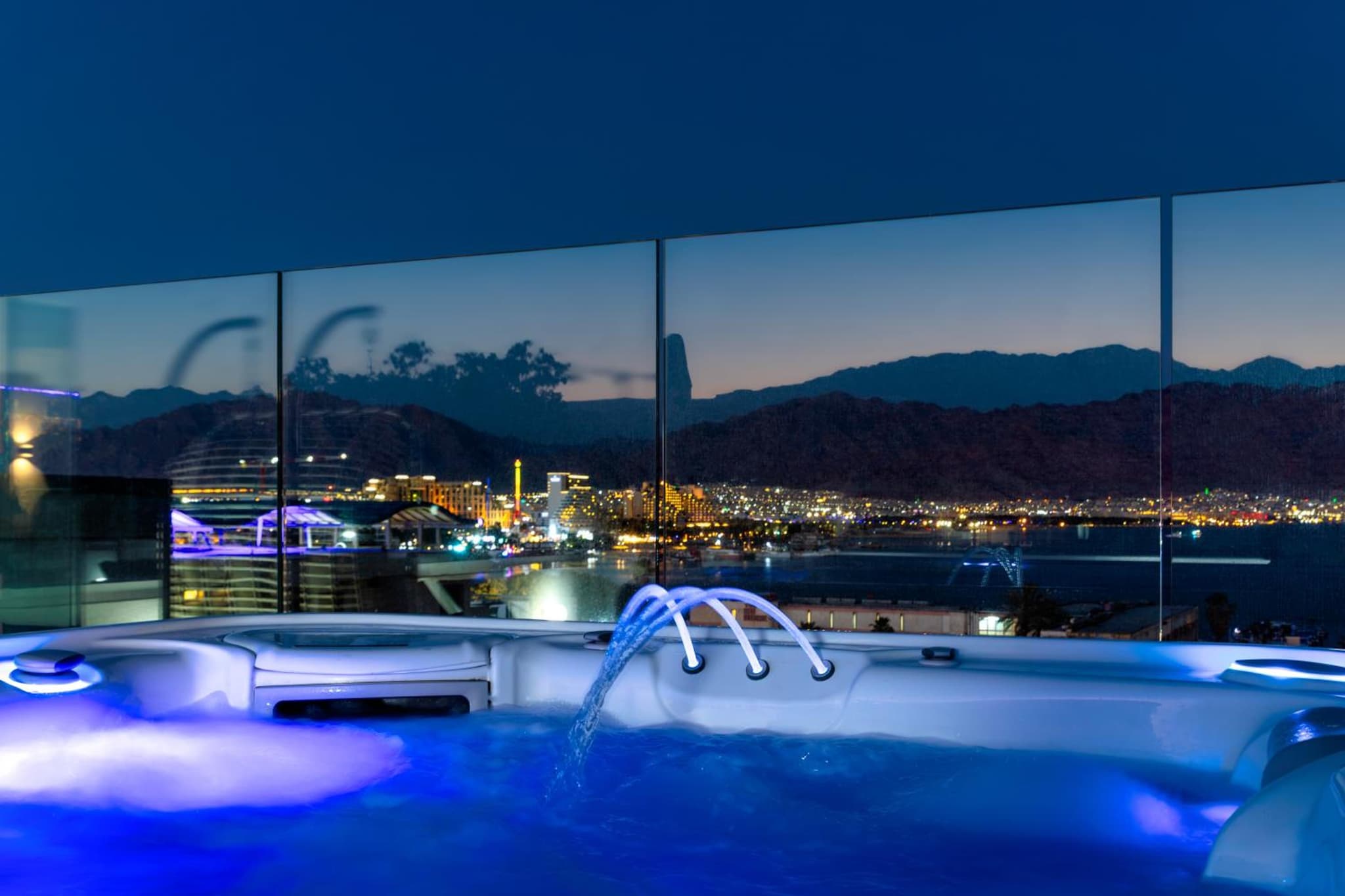 Sea Side-Presidential Suite& Privet Jacuzzi Eilat photo 2
