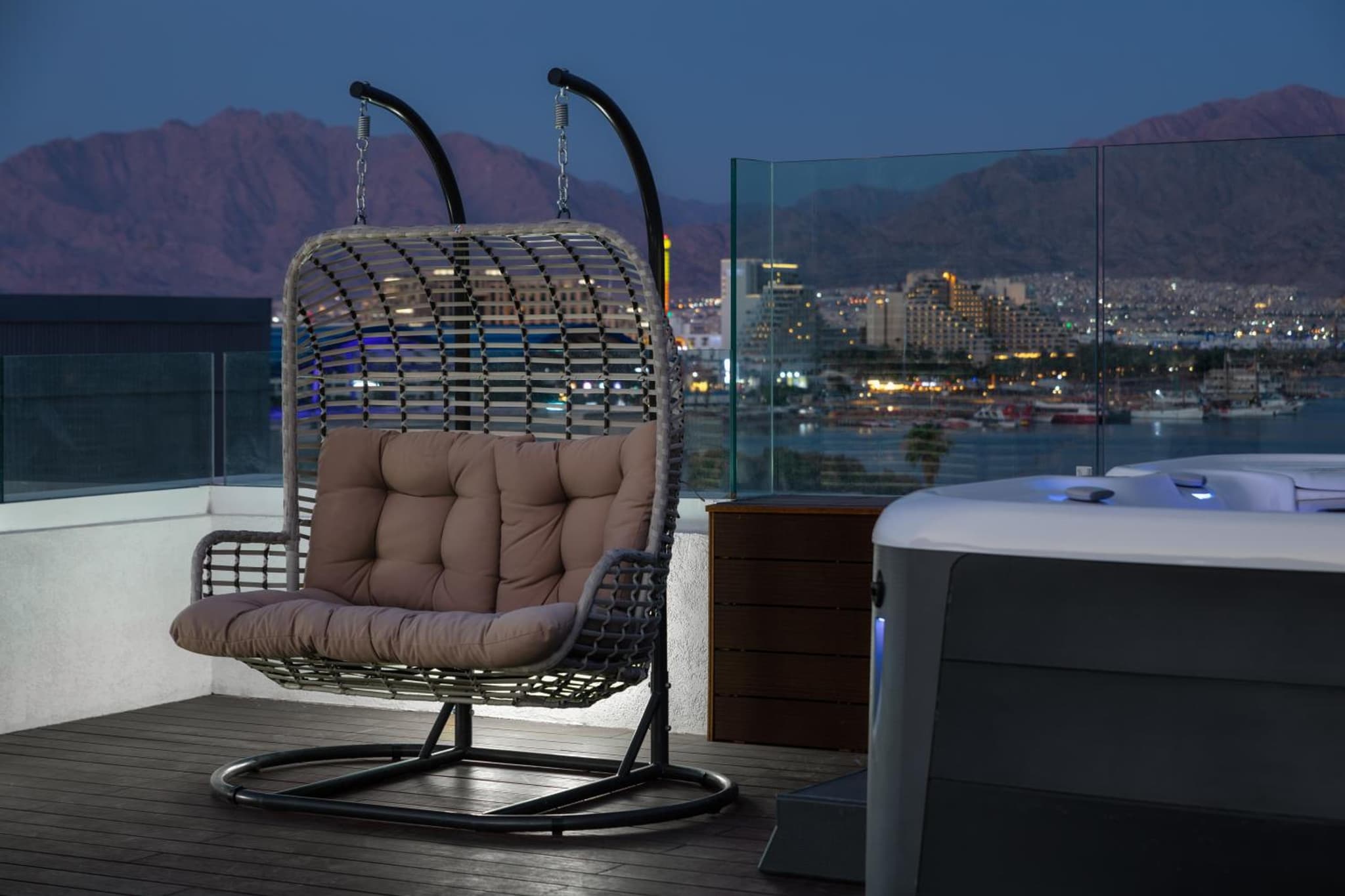 Sea Side-Presidential Suite& Privet Jacuzzi Eilat photo 3