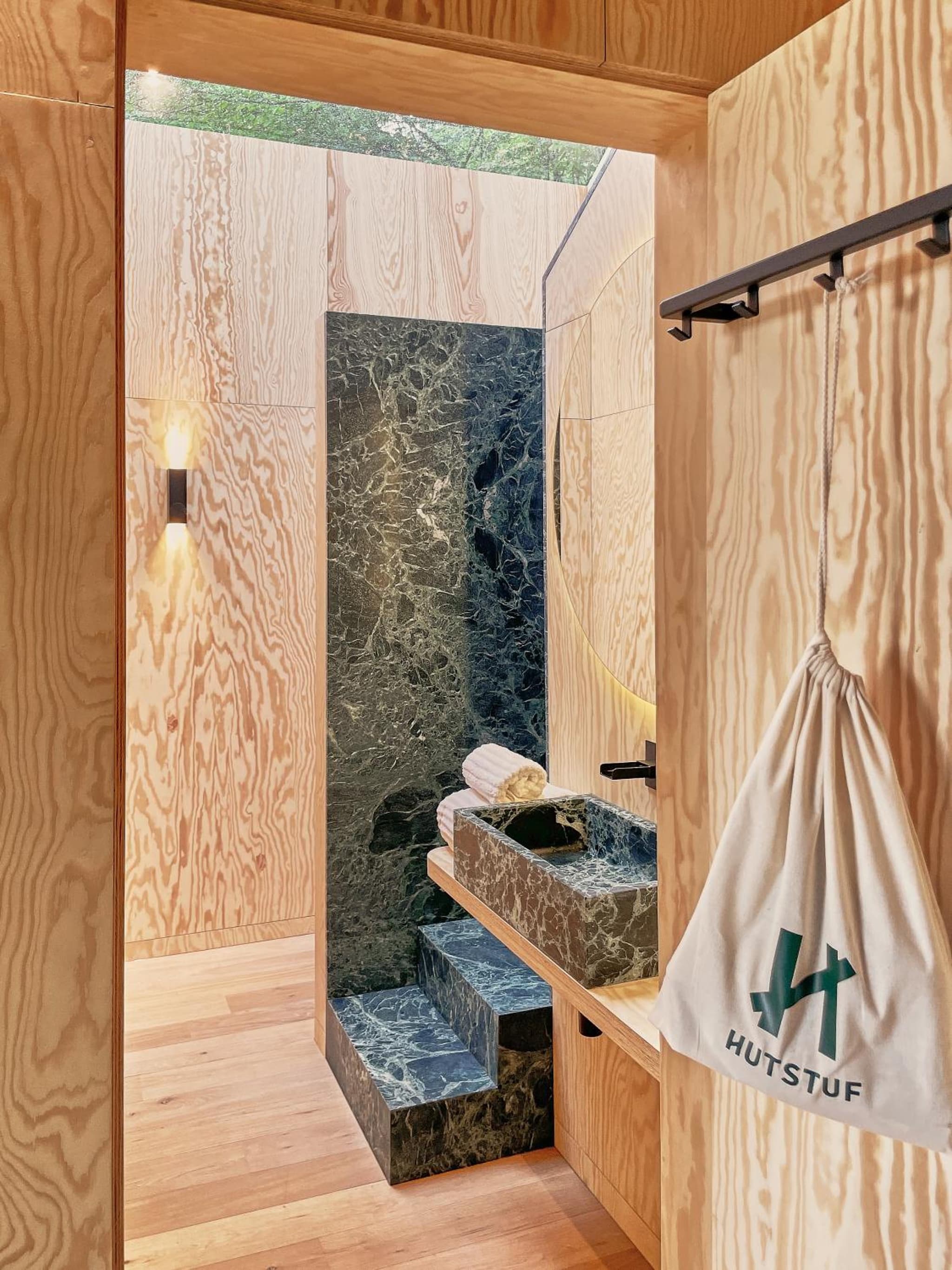 Hutstuf The Beaver & Private Outdoor Spa photo 2