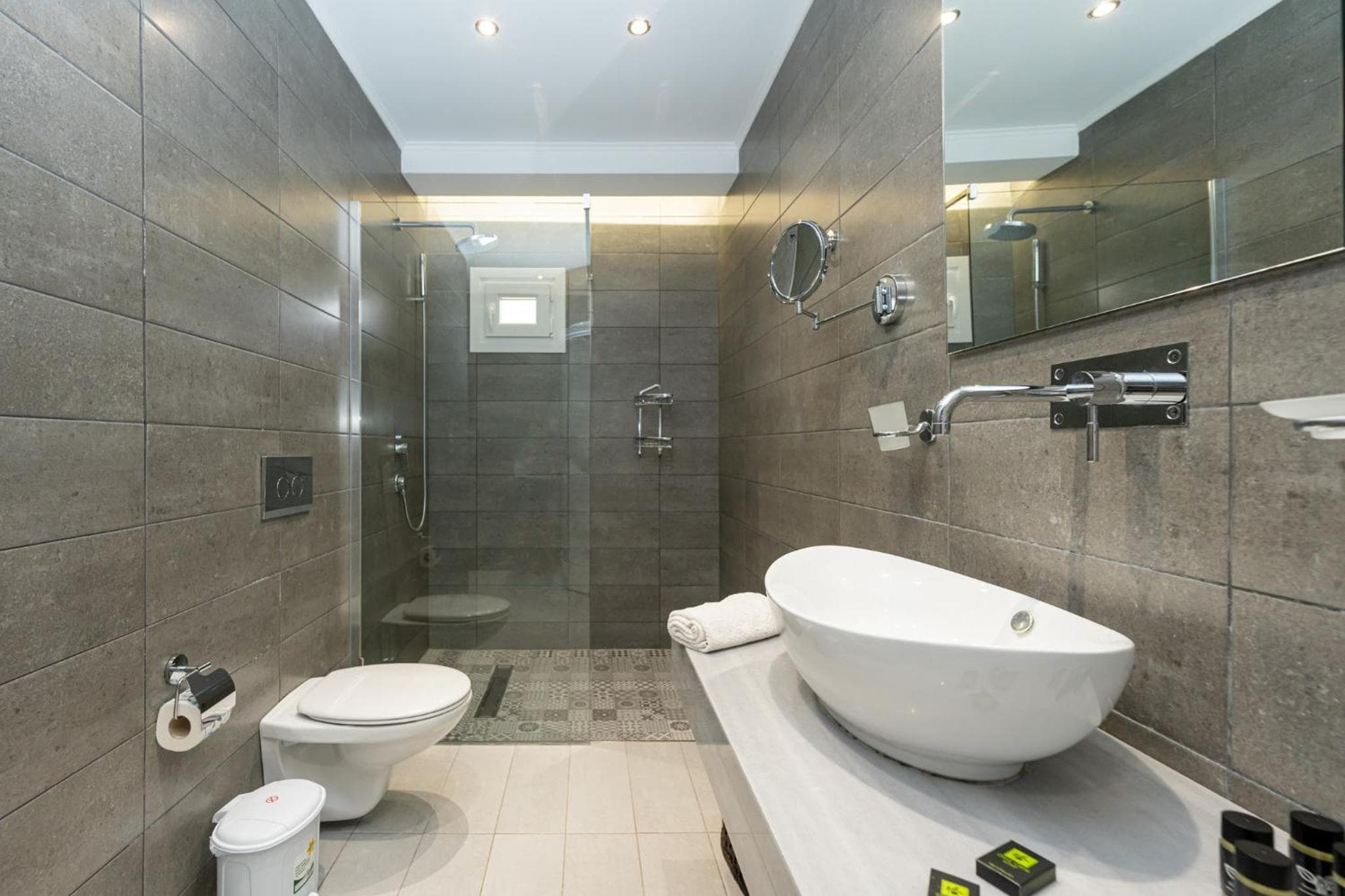 Milonas House Apartments photo 9