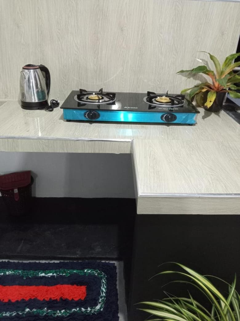 Thisumi Guest photo 6