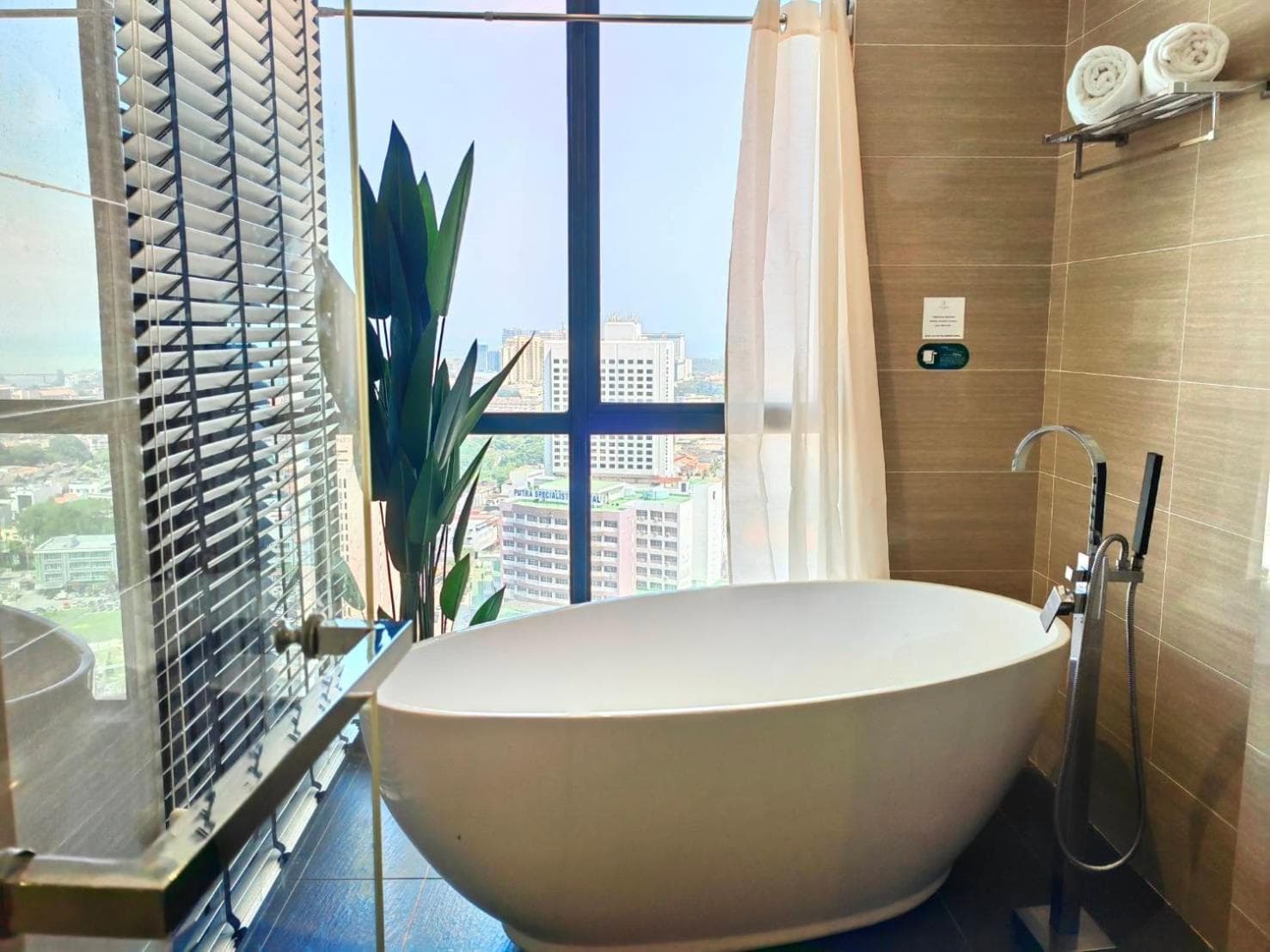 The Honeymoon Haven - 99 Residences photo 5