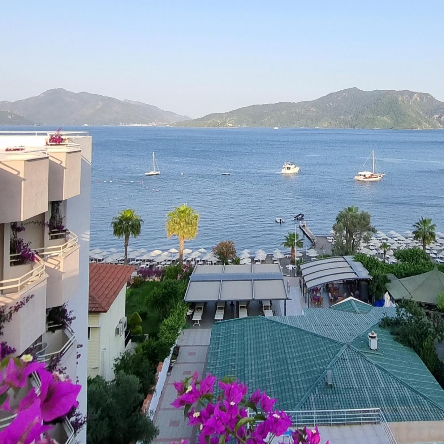Amos Hotel photo 7