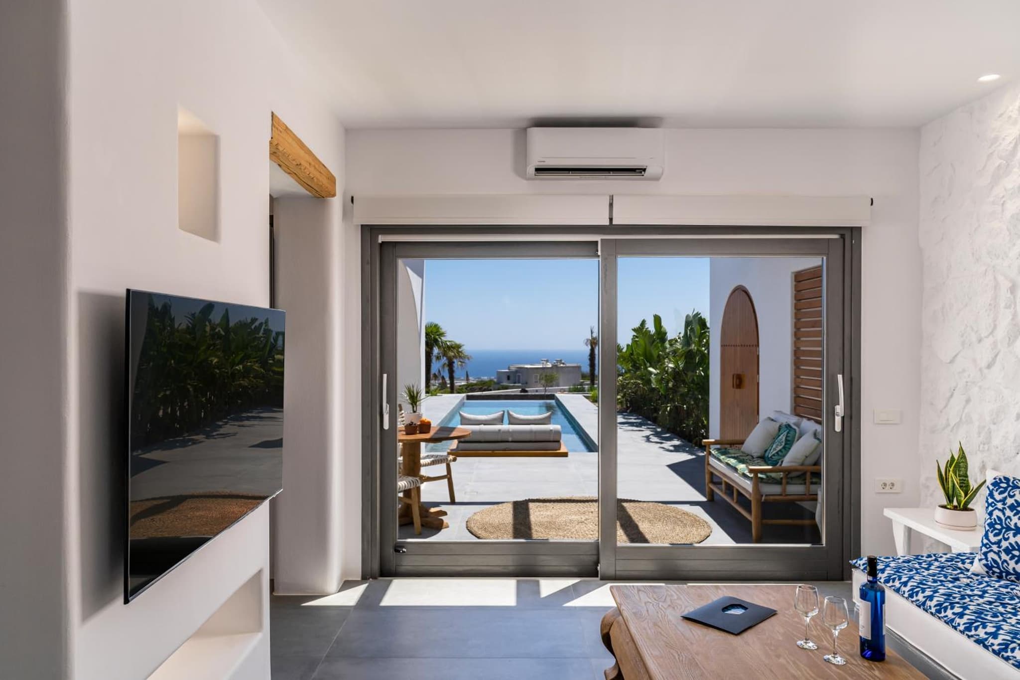 Numa Santorini photo 4