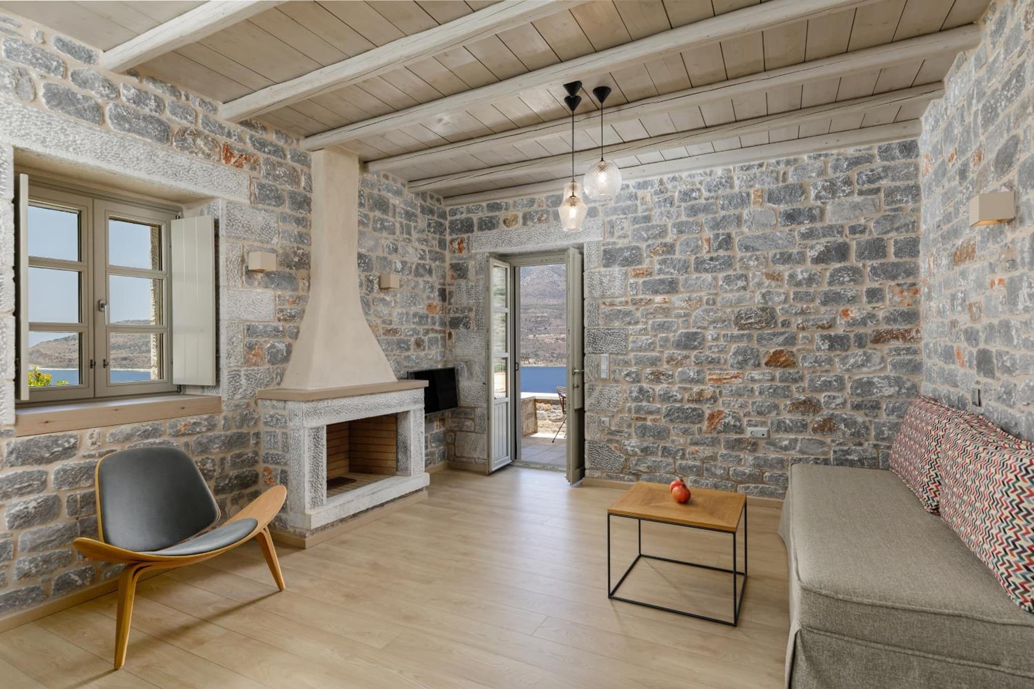 Trapela Limeni Luxury Suites photo 6