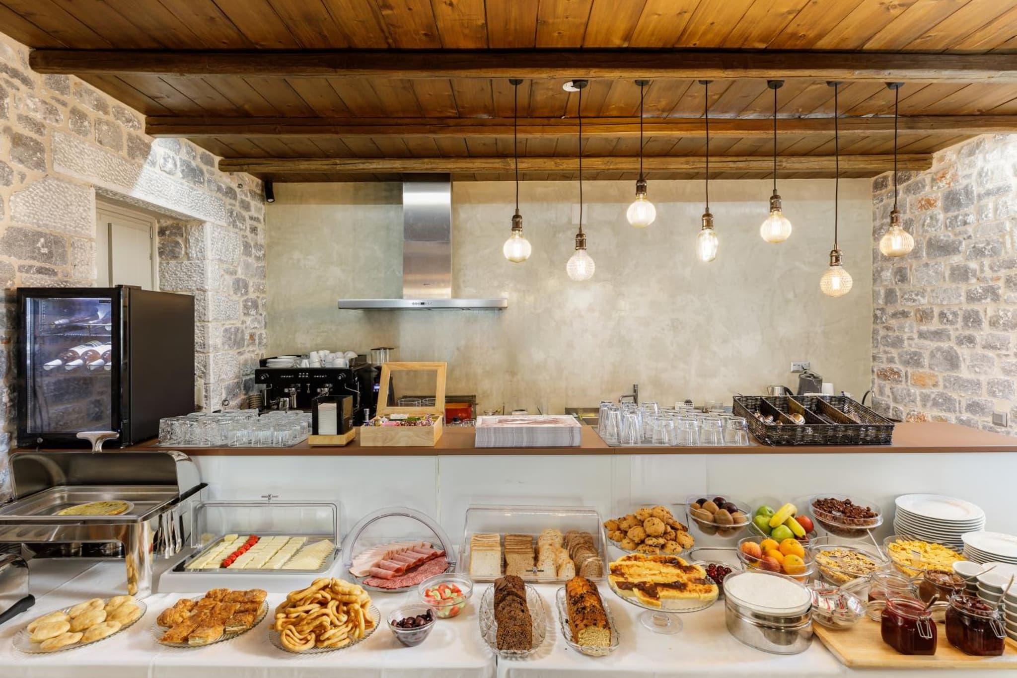 Trapela Limeni Luxury Suites photo 9