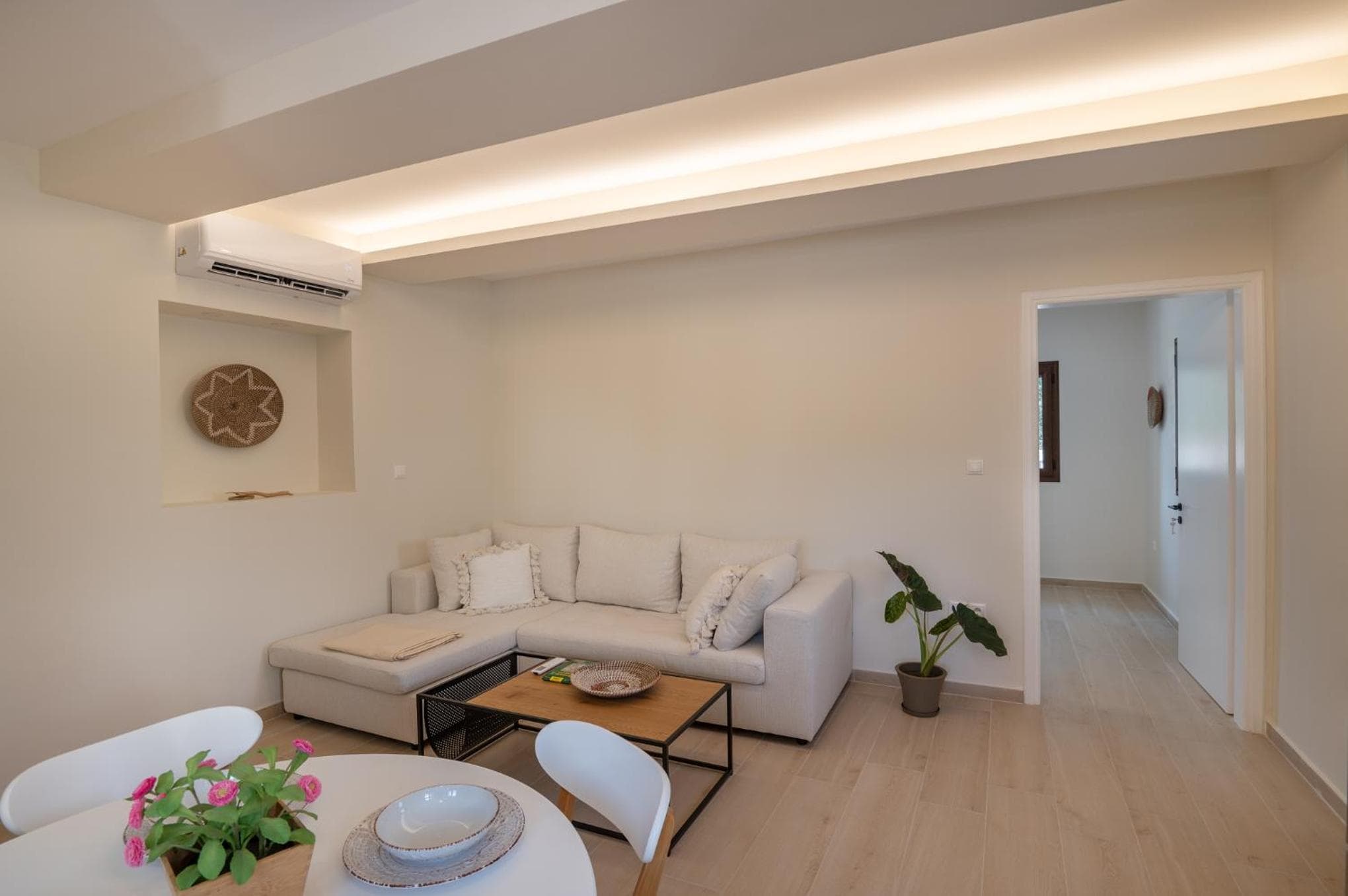 Stoupa Harmony Suite - One Bedroom Apartment photo 5