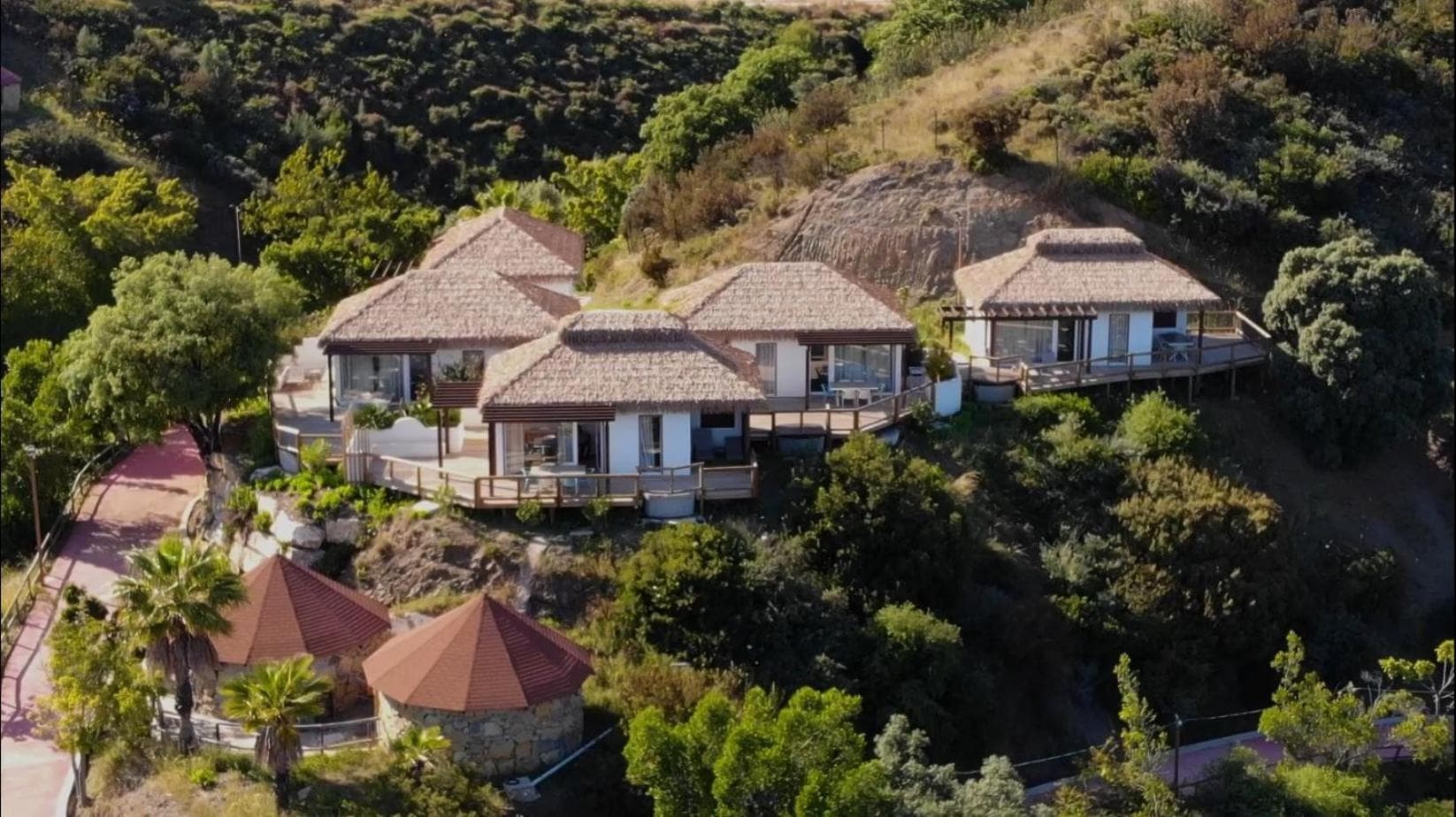 Hotel Selwo Lodge - Animal Park Tickets Included