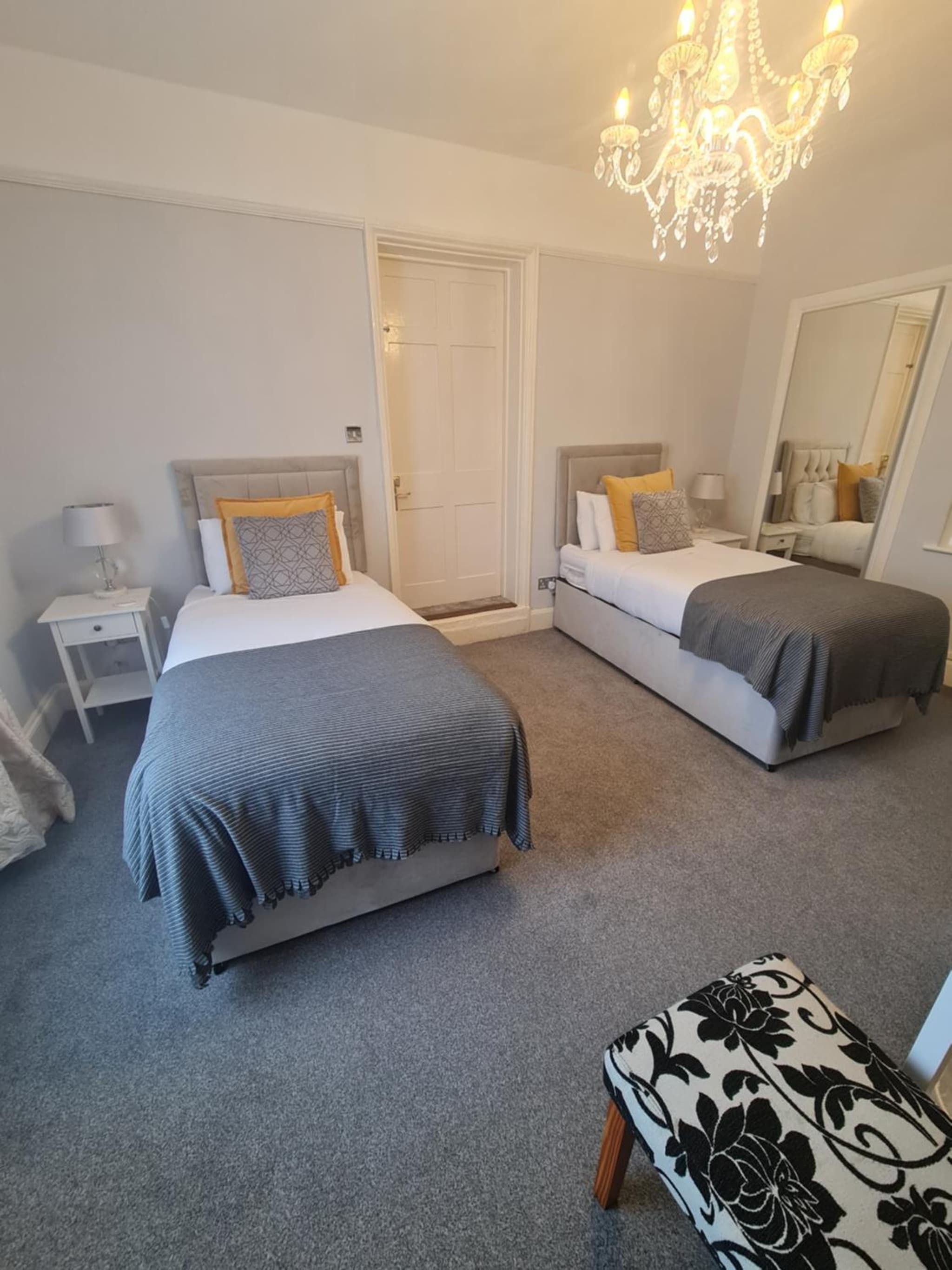 Beaufort Lodge - Central Location & Free Parking photo 6