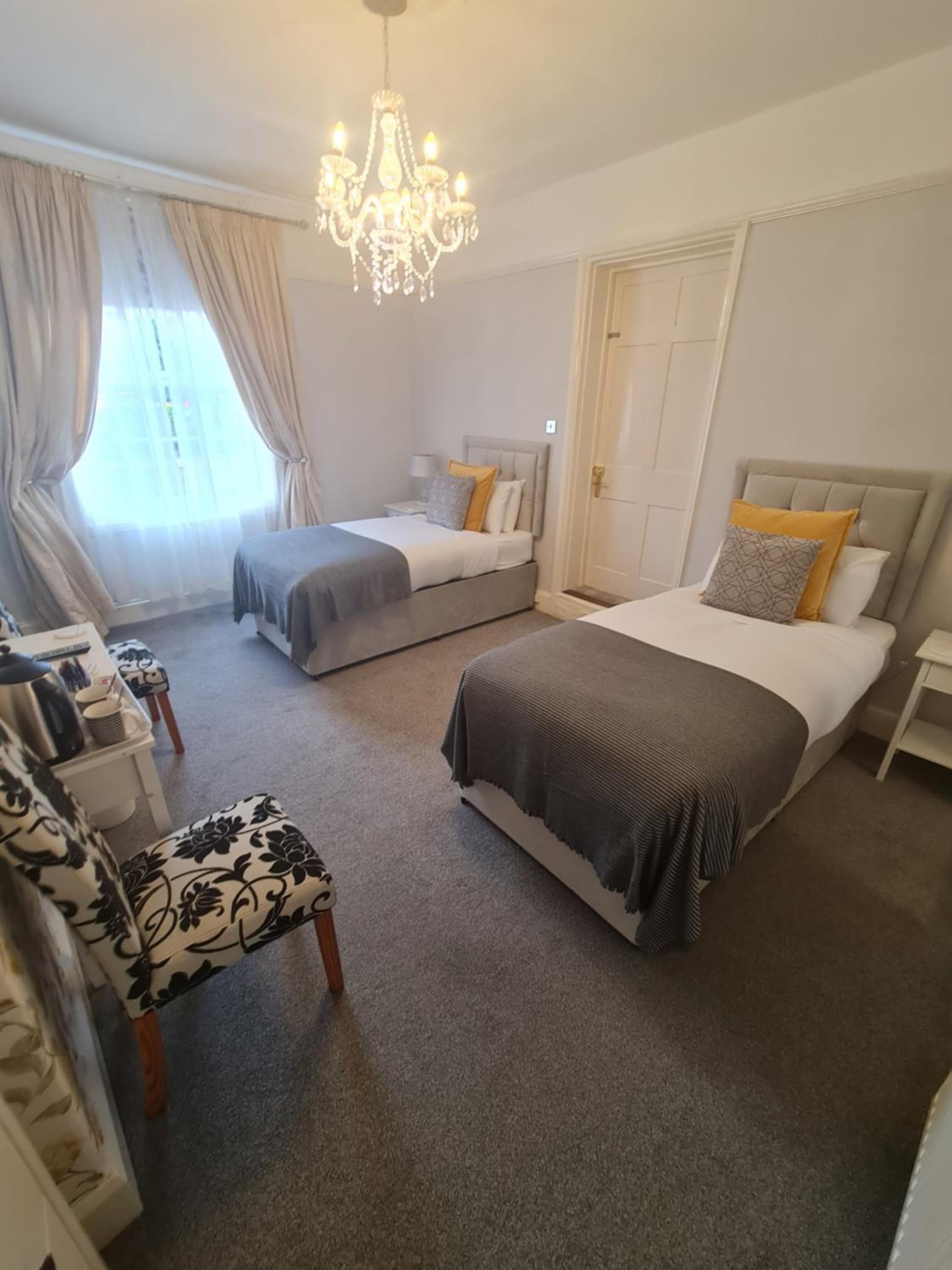 Beaufort Lodge - Central Location & Free Parking photo 2