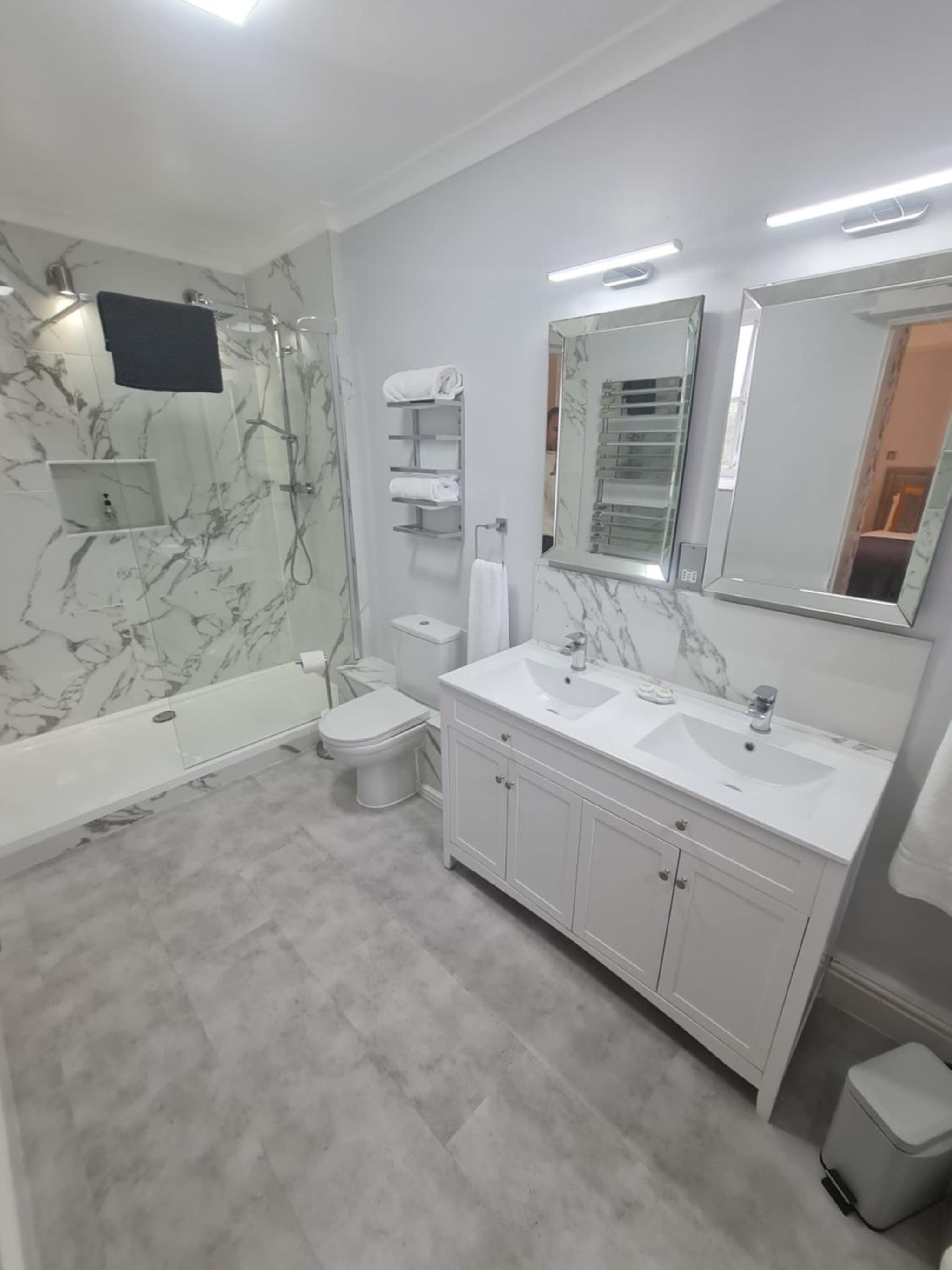 Beaufort Lodge - Central Location & Free Parking photo 8