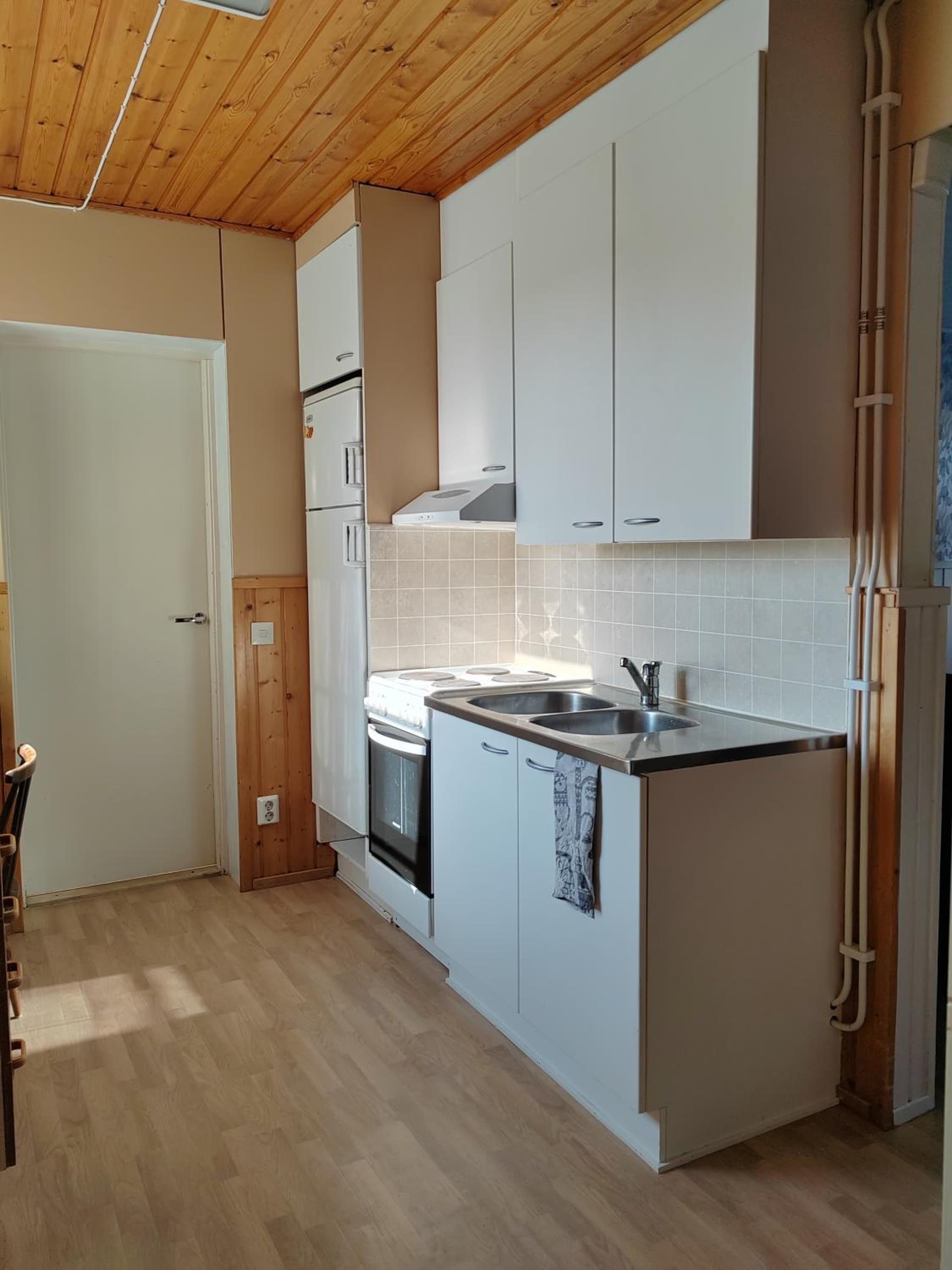 Maalaistalon päätyhuoneisto Merikarvialla photo 3