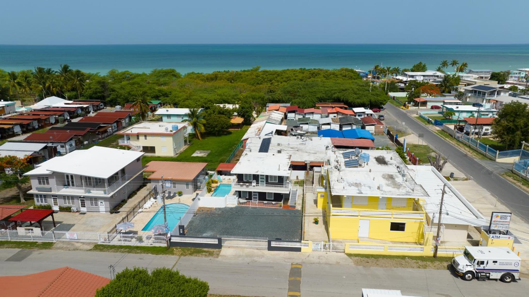 R&V Combate Beach House, 2nd Floor with Pool photo 7