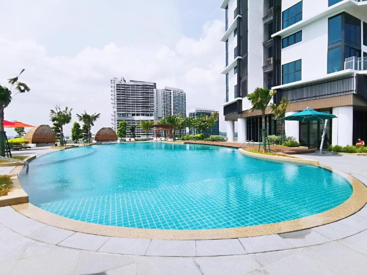 Almas Suites Puteri Harbour / Nusajaya JB 5 min to Legoaland Homespace Cozy room near 2nd link photo 4