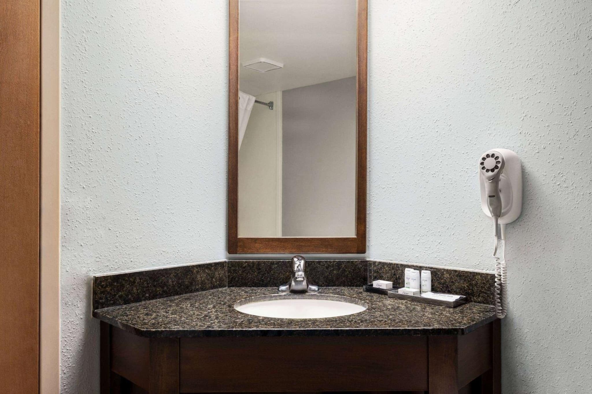 AmericInn by Wyndham Madison West photo 5