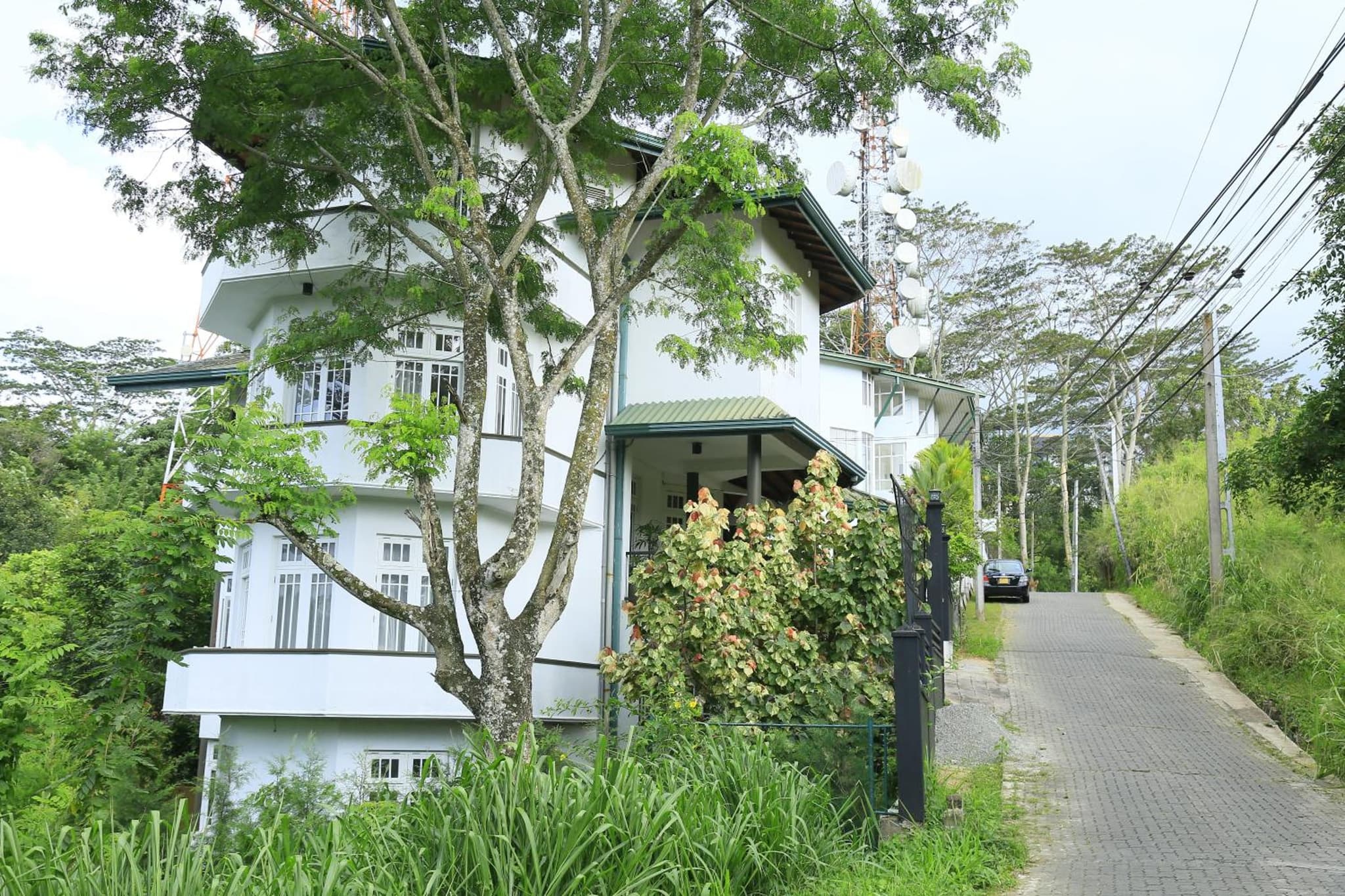Crown hills kandy photo 9