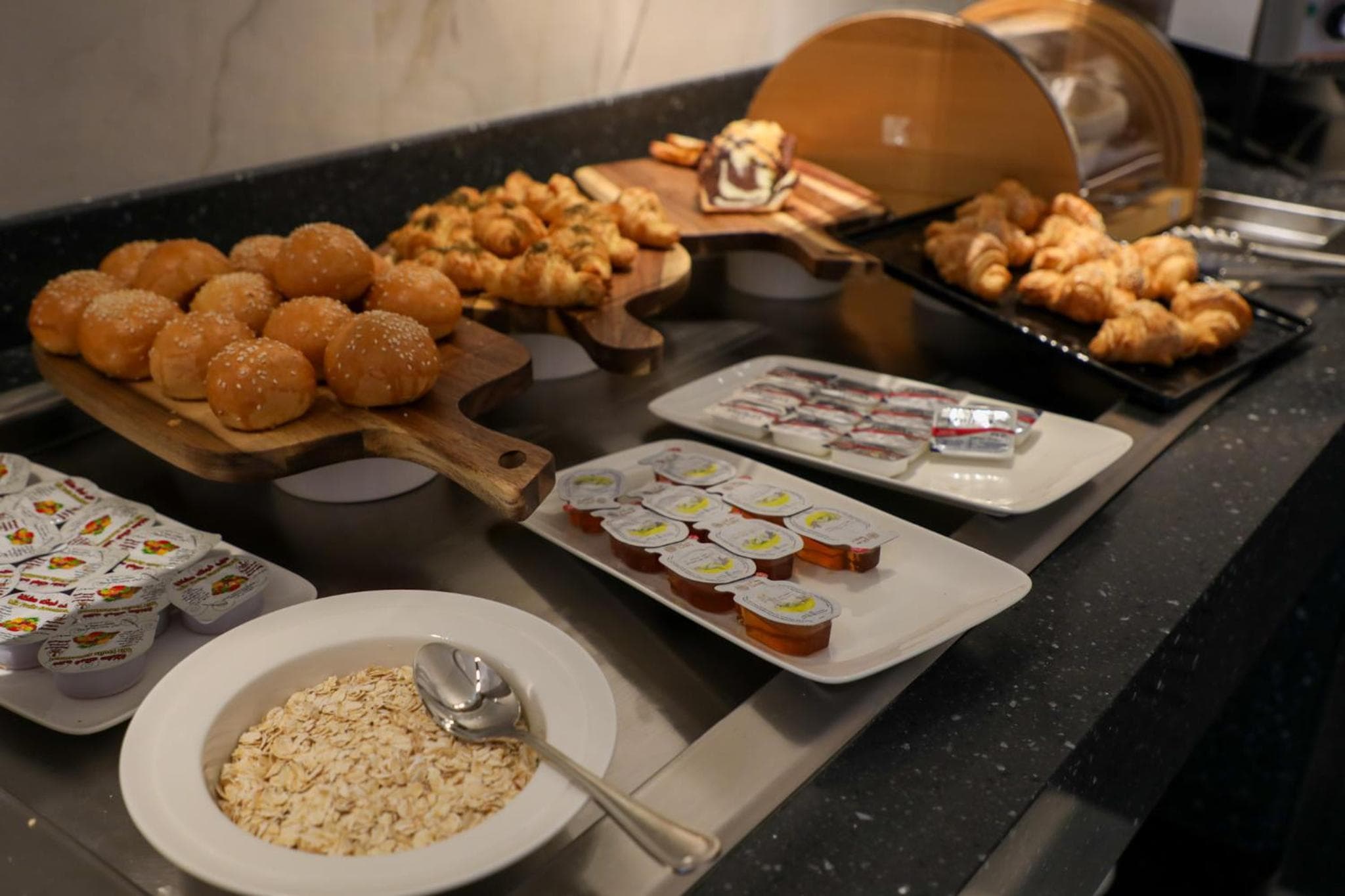 E Hotel photo 8