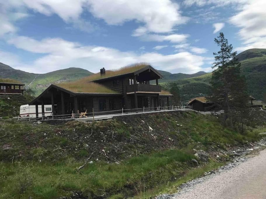 Stor og koselig hytte i Stryn