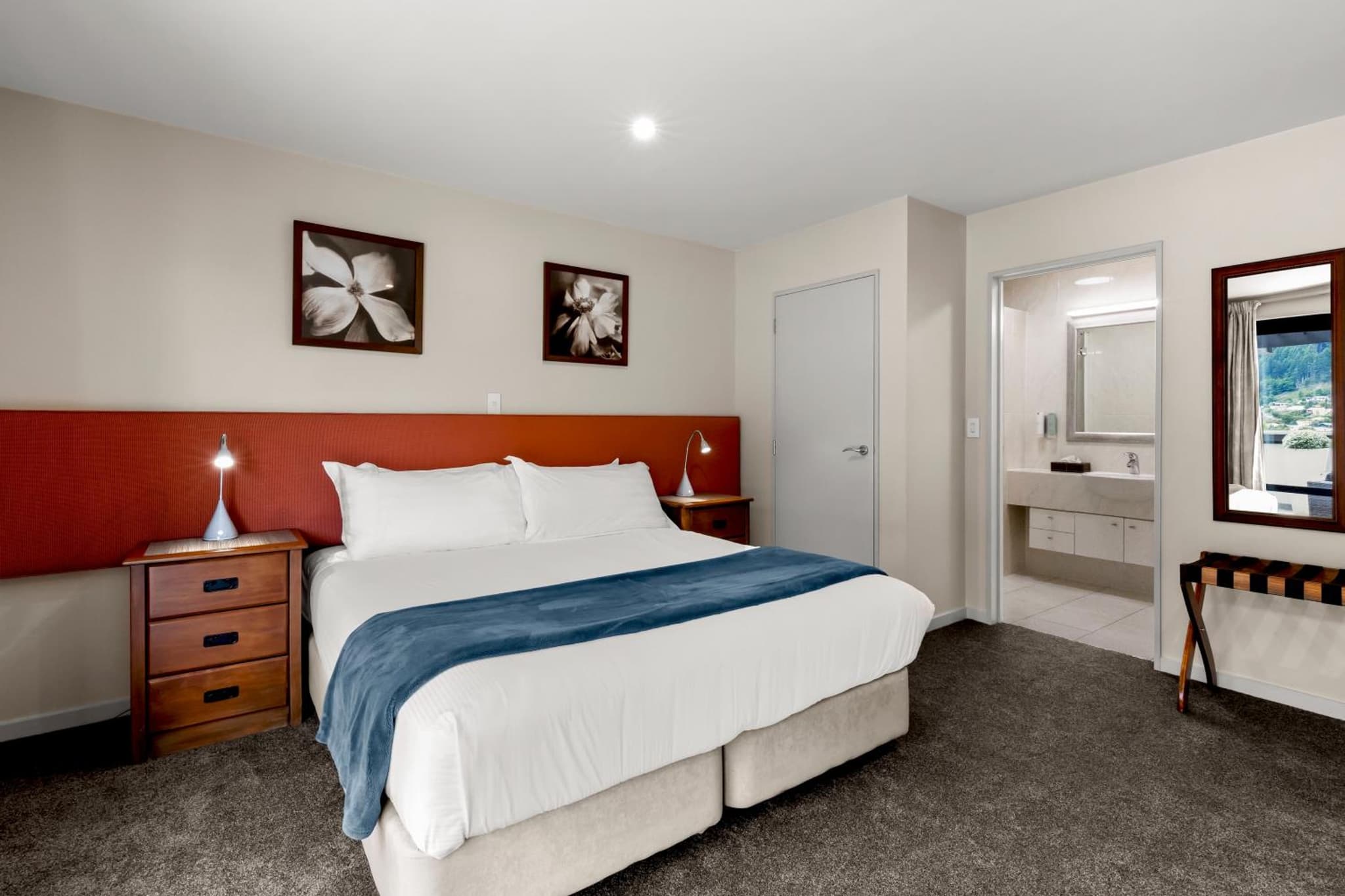 The Glebe Apartments photo 3