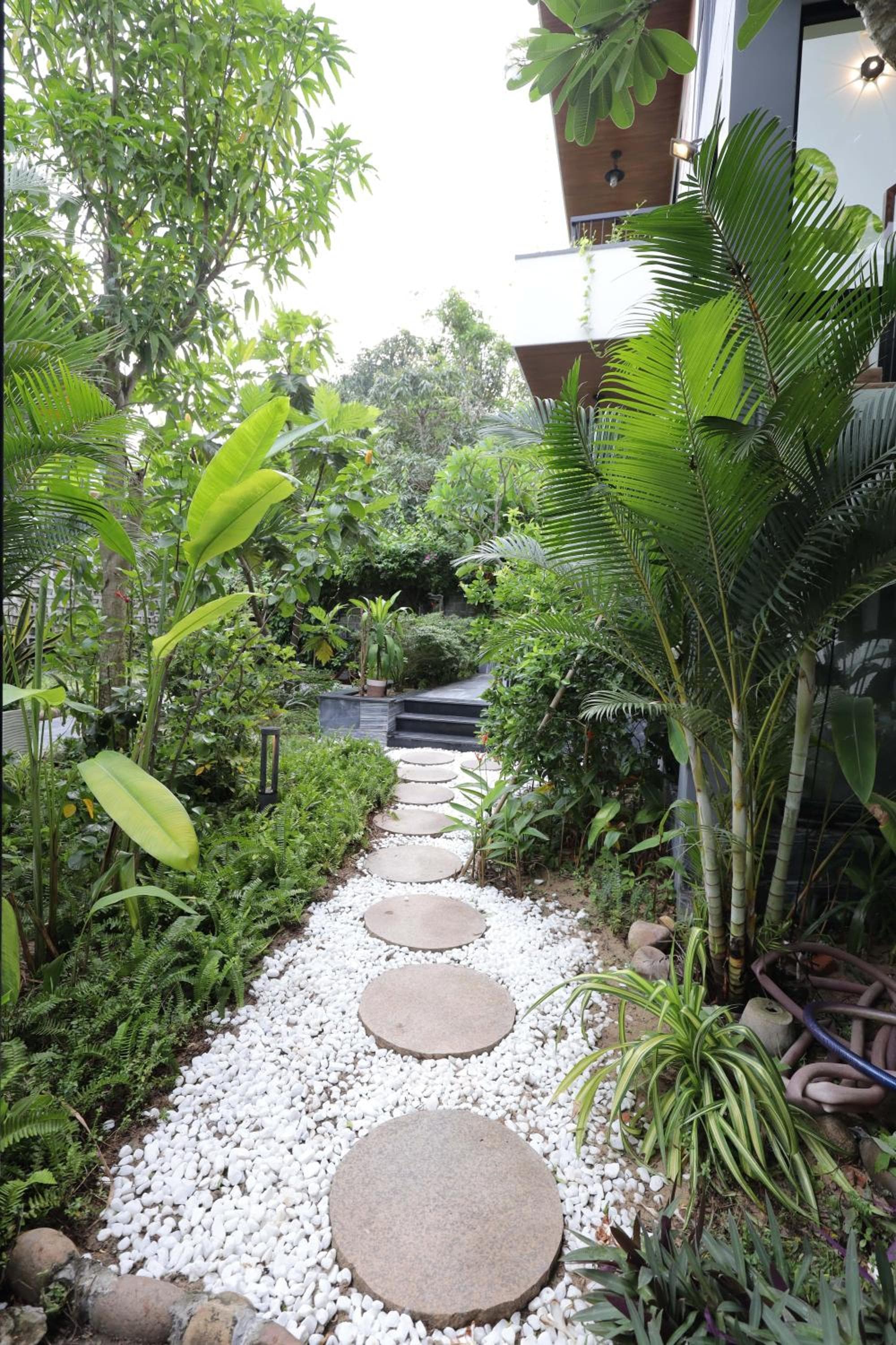 Charm Champion Villa Hoian photo 8
