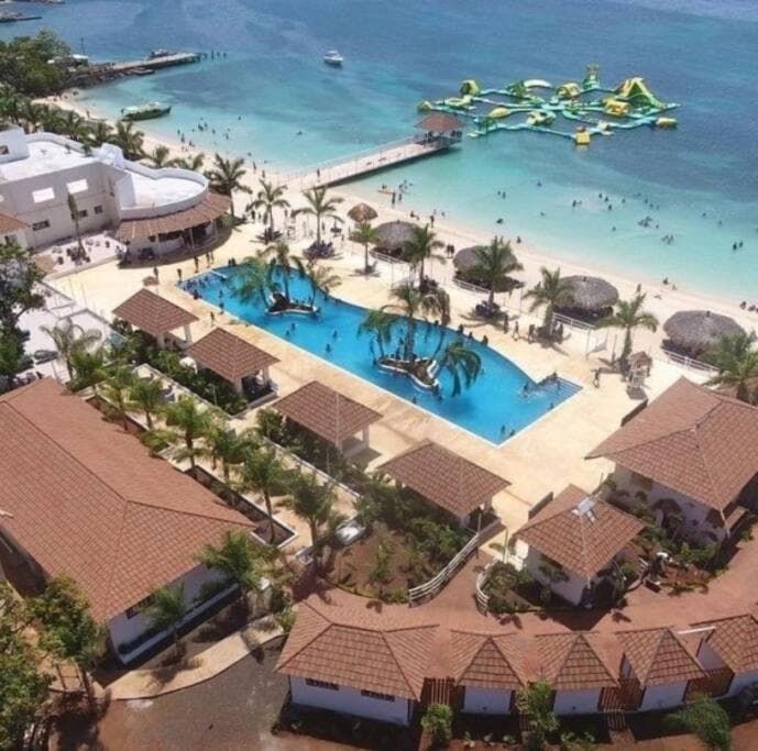 Osmax Oasis, 2 BD and 2 BA, Gated, near Puerto Seco Beach