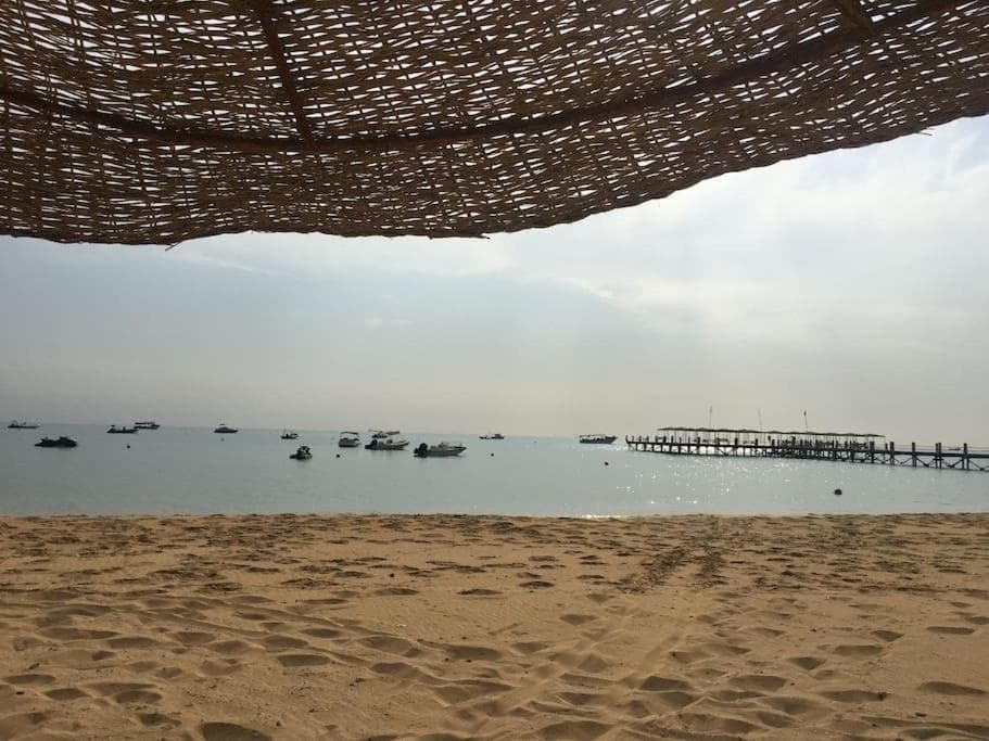 Spacious 6-BRs in El-Sokhna /Beach & pool access photo 3