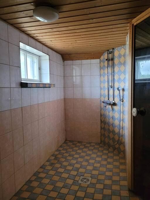 Rauhallinen asunto maalla, navetan päädyssä. photo 9