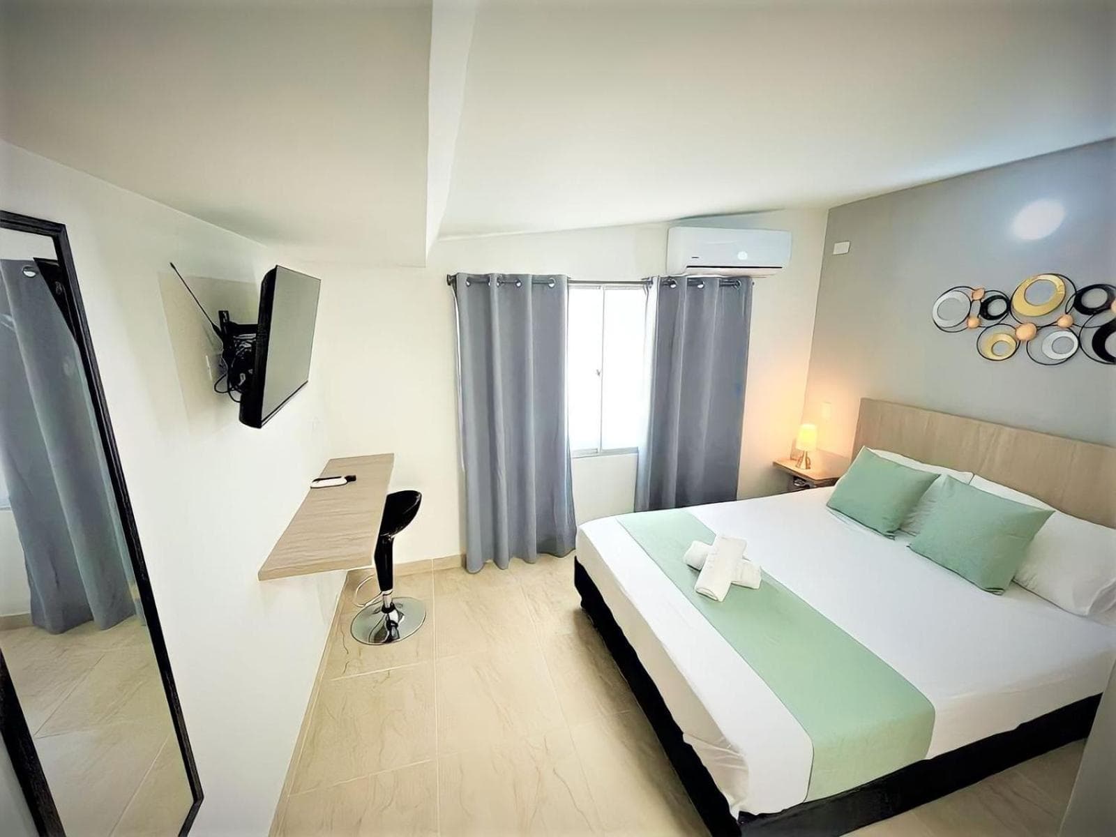 Hotel 12 Nights photo 2