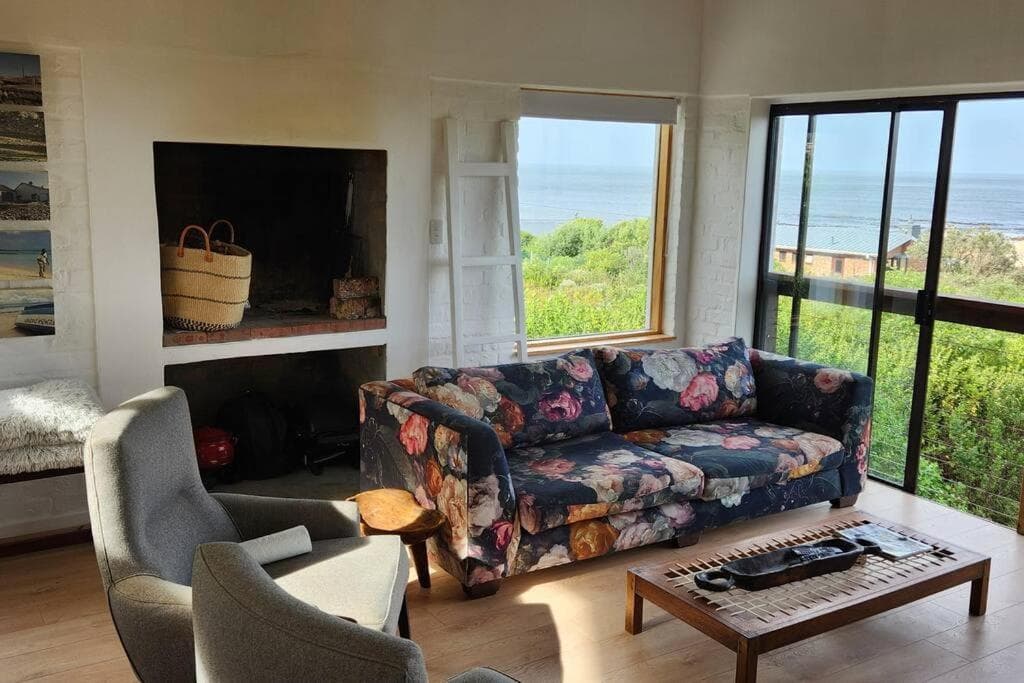 Jock's Bay View photo 9